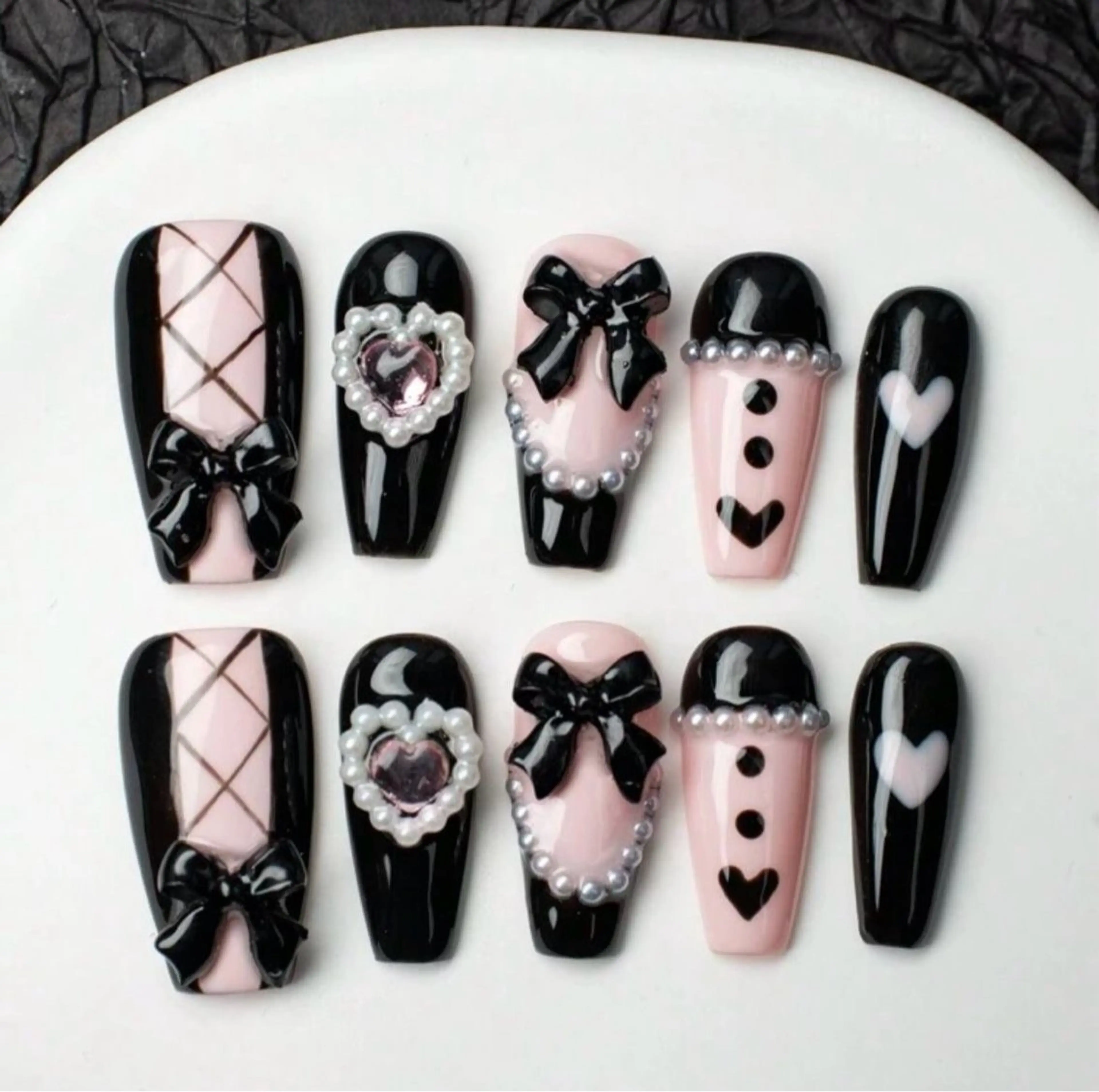 ネイル マグネットネイル ピンク ネイルチップ 冬ネイル ハンドネイル Lee Nailsのネイルデザイン