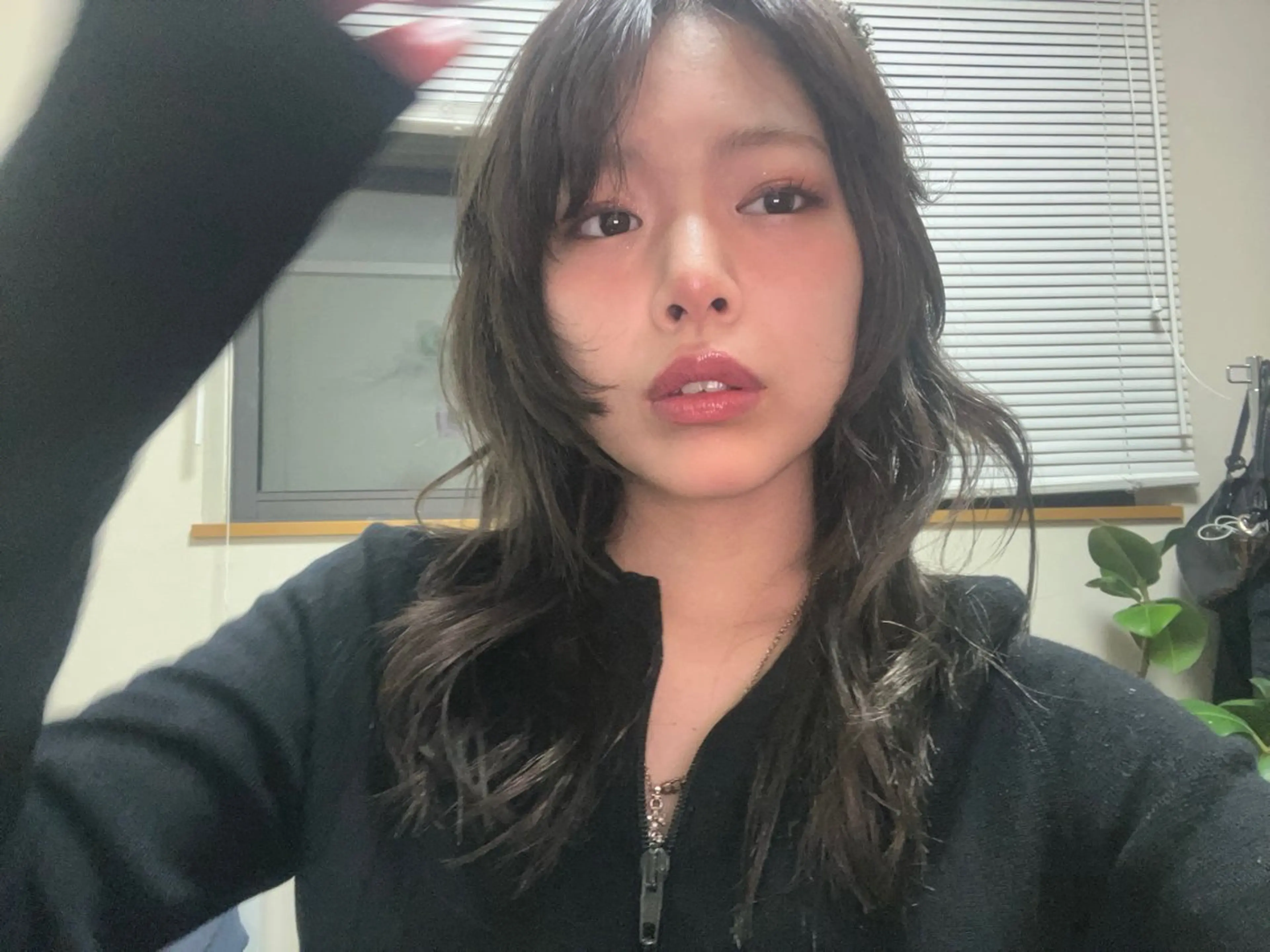 ミディアム ミディアムレイヤー アッシュ オレンジブラウン 顔まわりレイヤー ハッシュカット カット ヘアカラー レイヤーカット\ウル フ　chinatsuのヘアスタイル