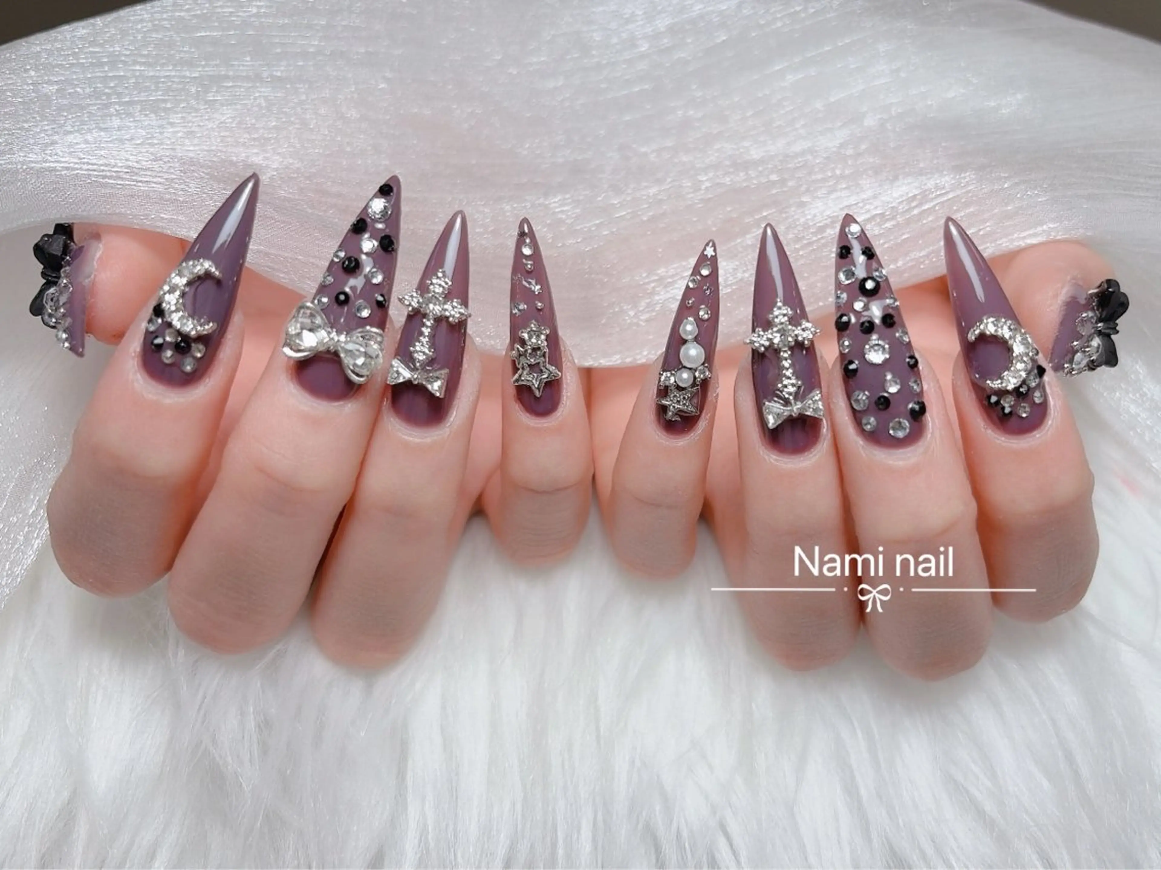 ネイル 長さ出し ガーリー 韓国ネイル ロングネイル 持ち込み ハンドネイル Nami nail salonのネイルデザイン