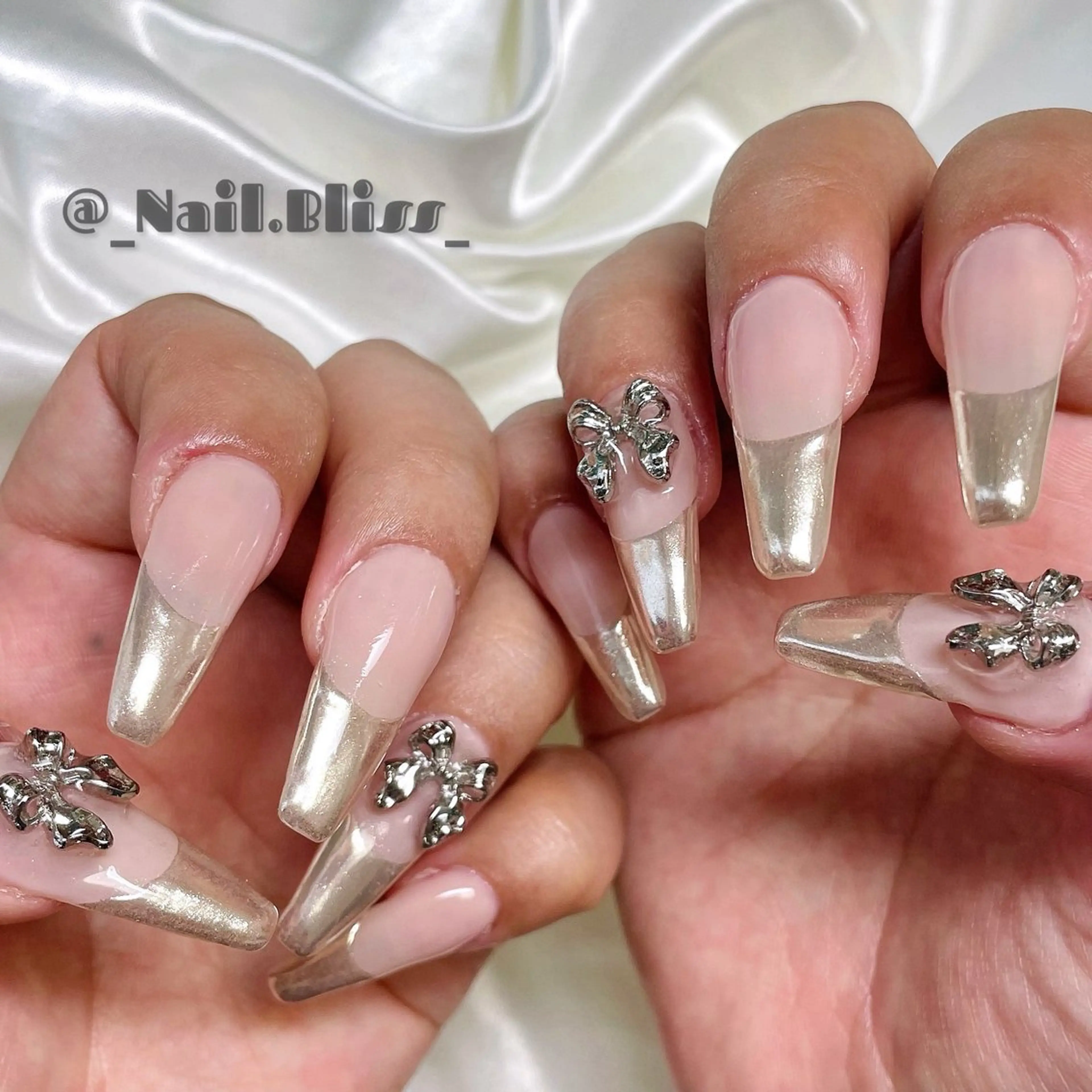 ネイル フレンチネイル ロングネイル ミラーネイル ショートネイル ハンドネイル NAIL BLISSのネイルデザイン