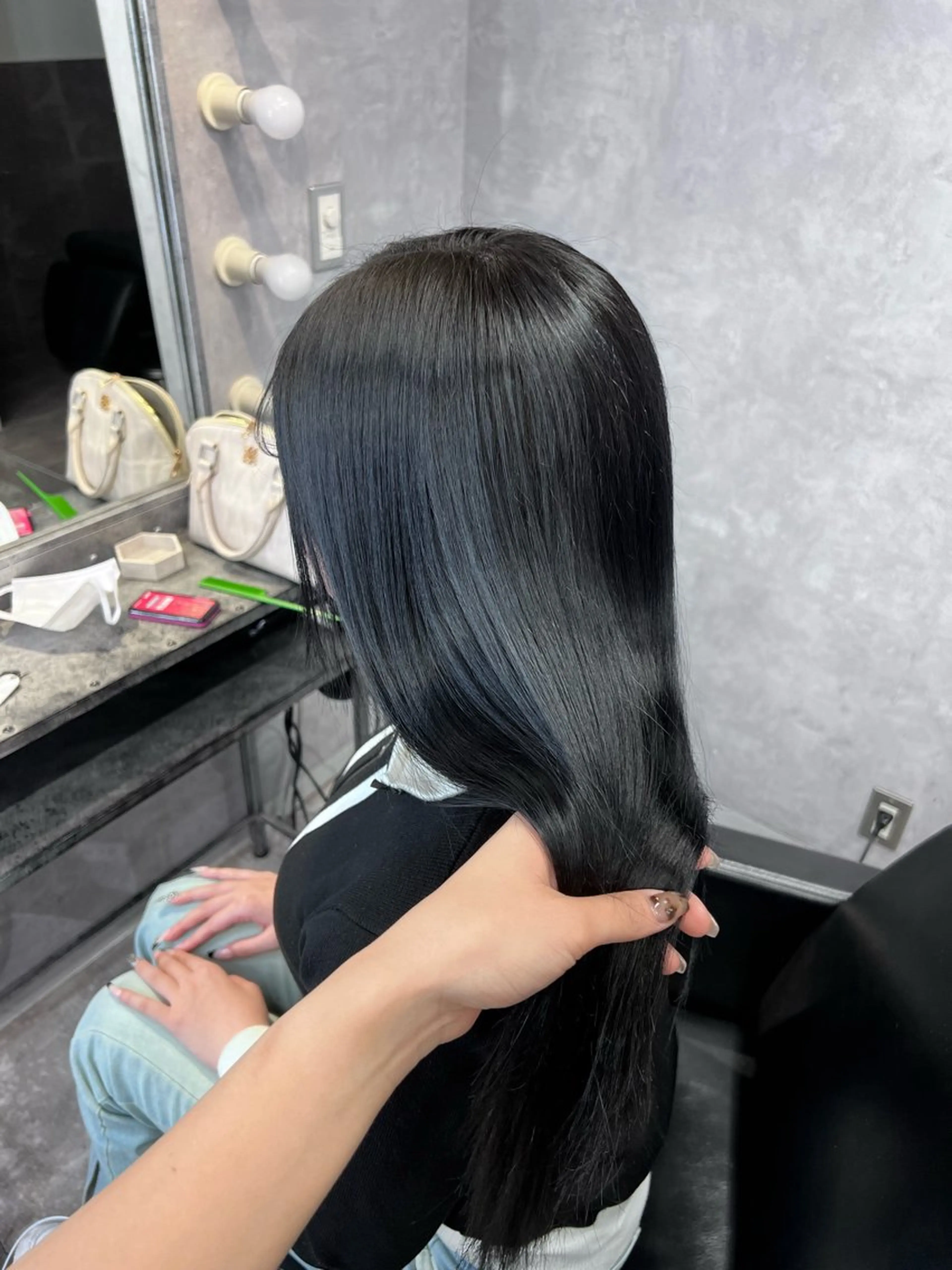 ロング カラー 黒髪 ブリーチ 透明感カラー 顔周りカット レイヤーカット 透明感/レイヤー 🇰🇷tomonaのヘアスタイル