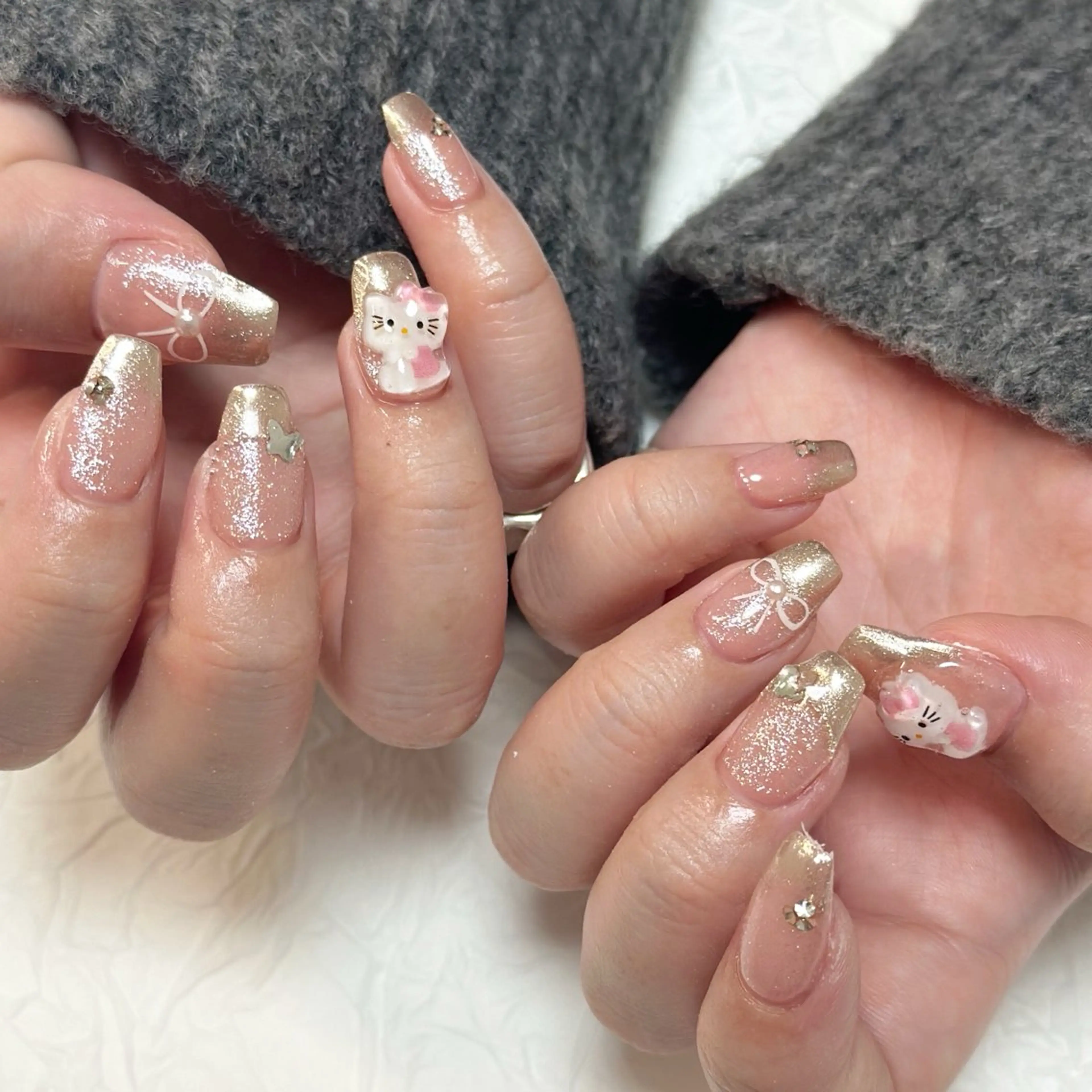 ネイル キラキラネイル リボン 冬ネイル nailist yuiのネイルデザイン