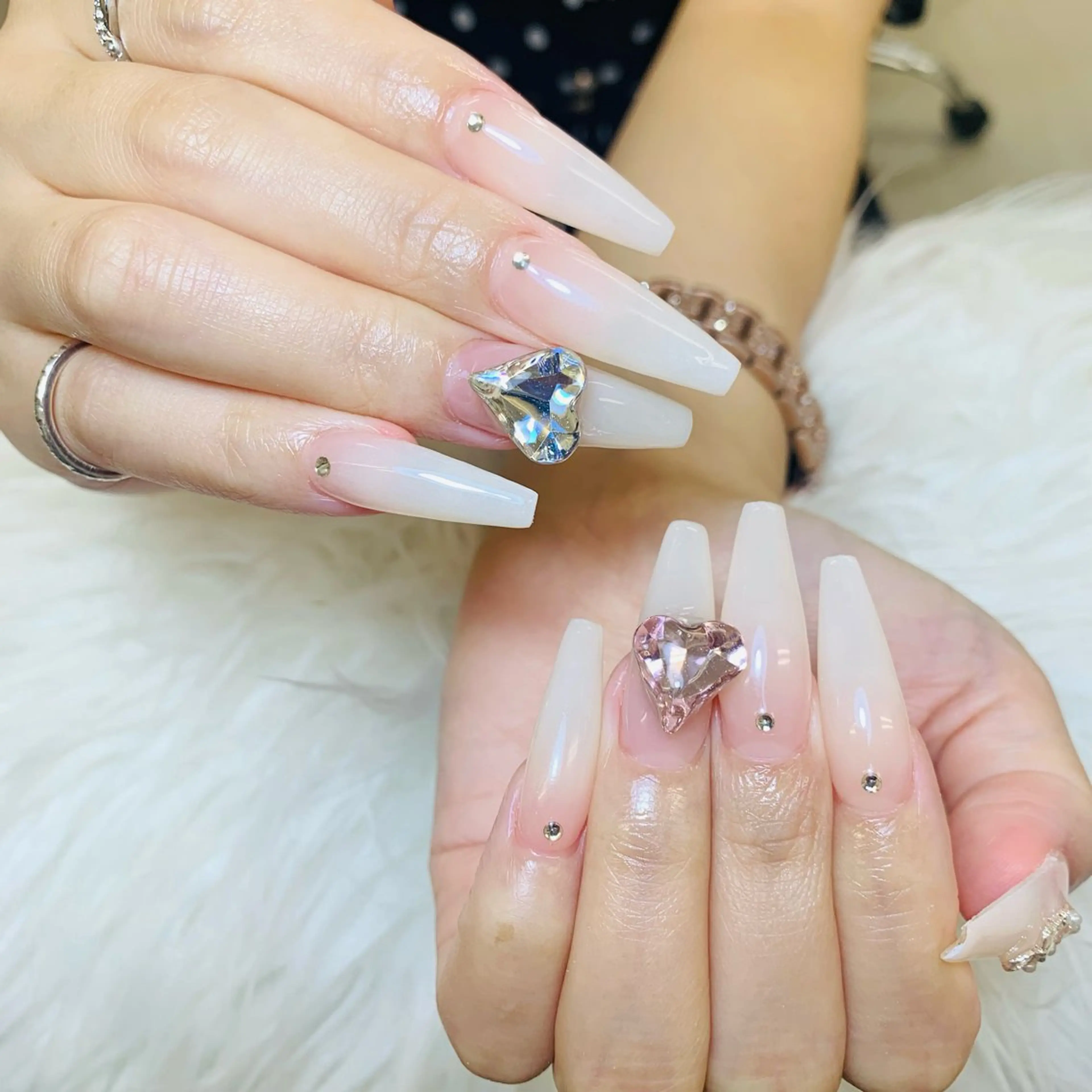 ネイル チークネイル 長さ出し フットネイル マグネットネイル 持ち込み ハンドネイル ANH NAIL ゴテゴテ専門店💎のネイルデザイン