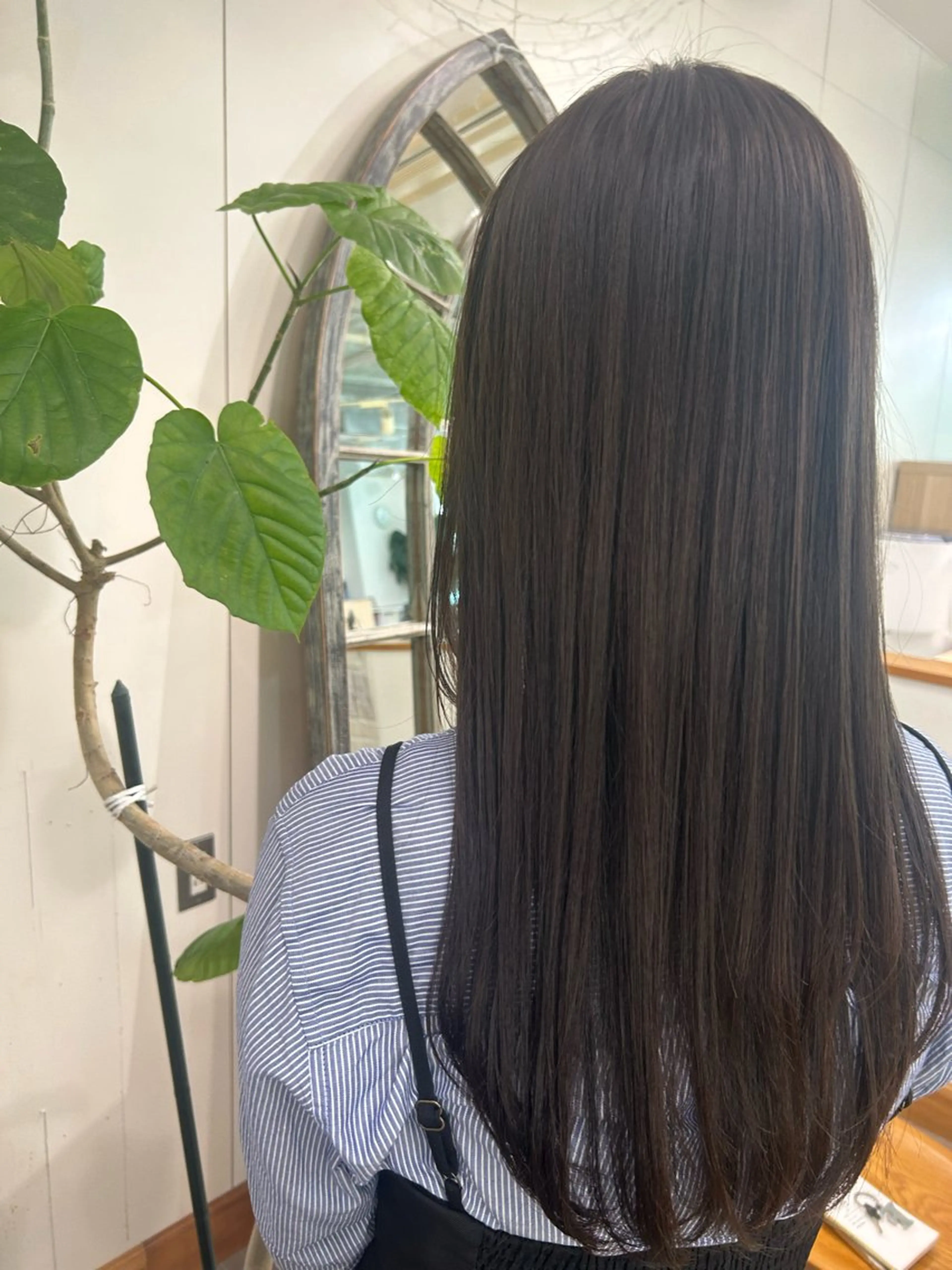 ロング カラー グレージュ シアーグレージュ 顔まわりレイヤー 顔周りカット レイヤーカット 小倉/レイヤー/ 顔周りカット/naoのヘアスタイル