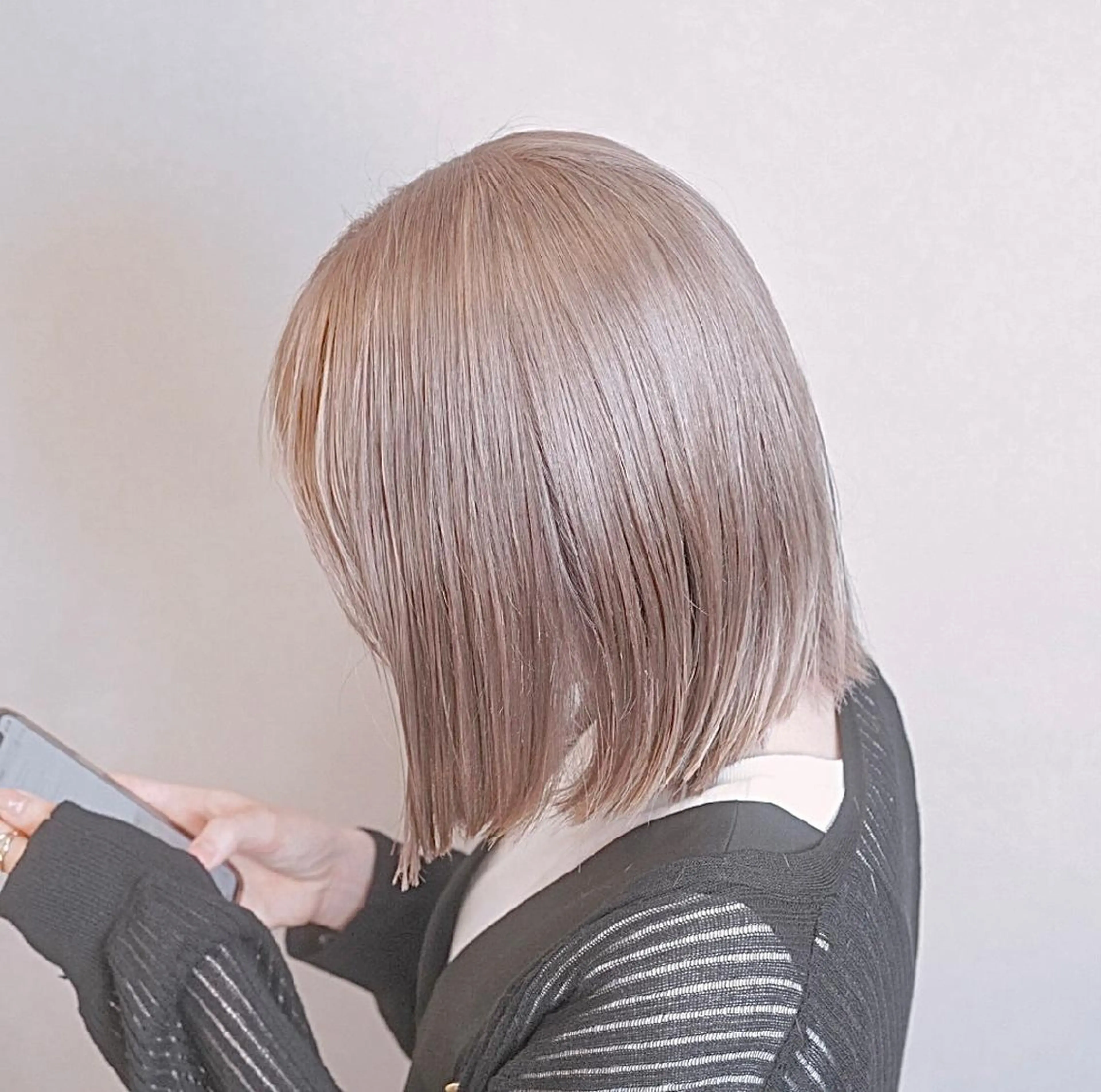 デザインカット+透明感ケアカラー+8ステップ高濃度オリジナルシステムケア超音波トリートメントの写真