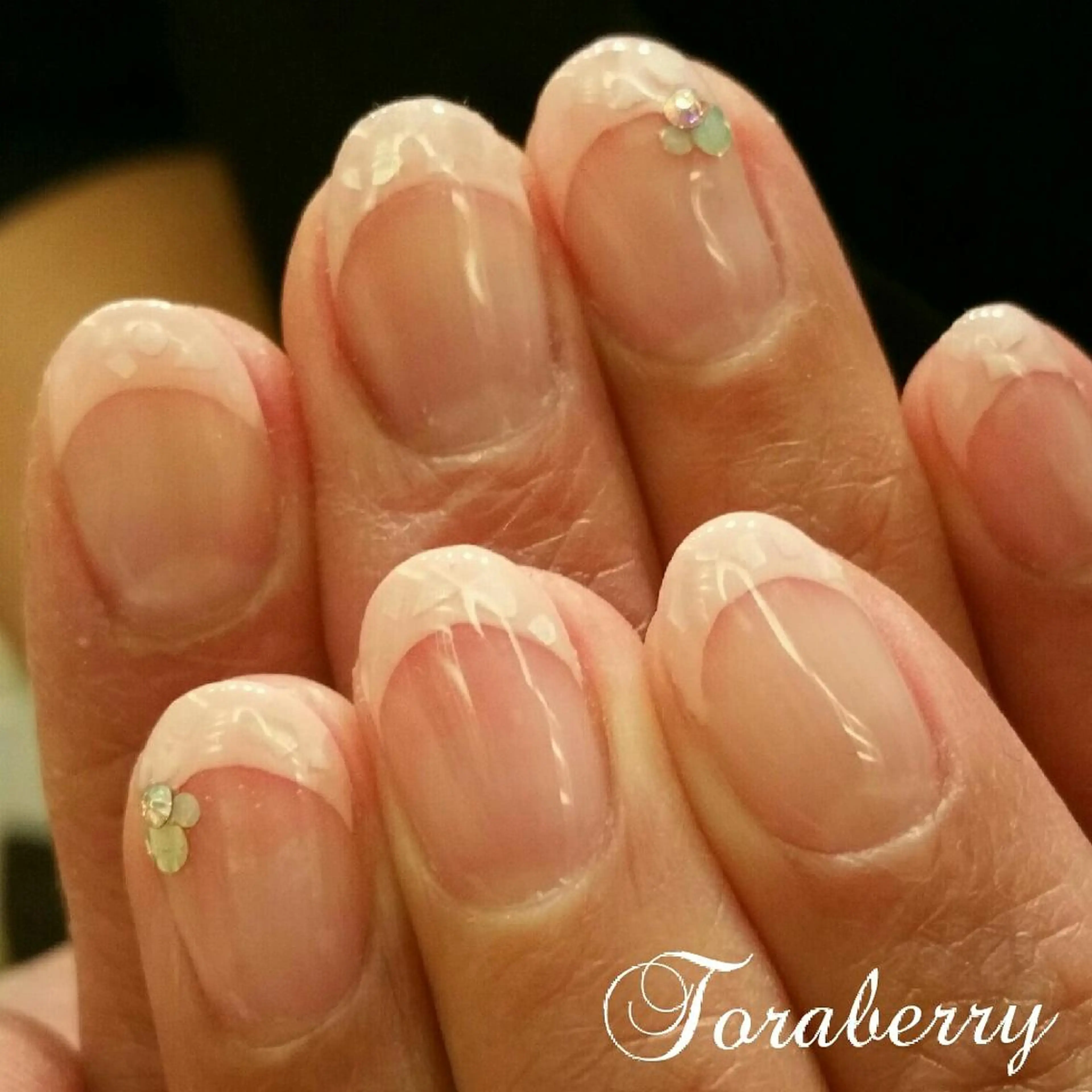 ネイル フレンチネイル ネイリスト なつみのネイルデザイン