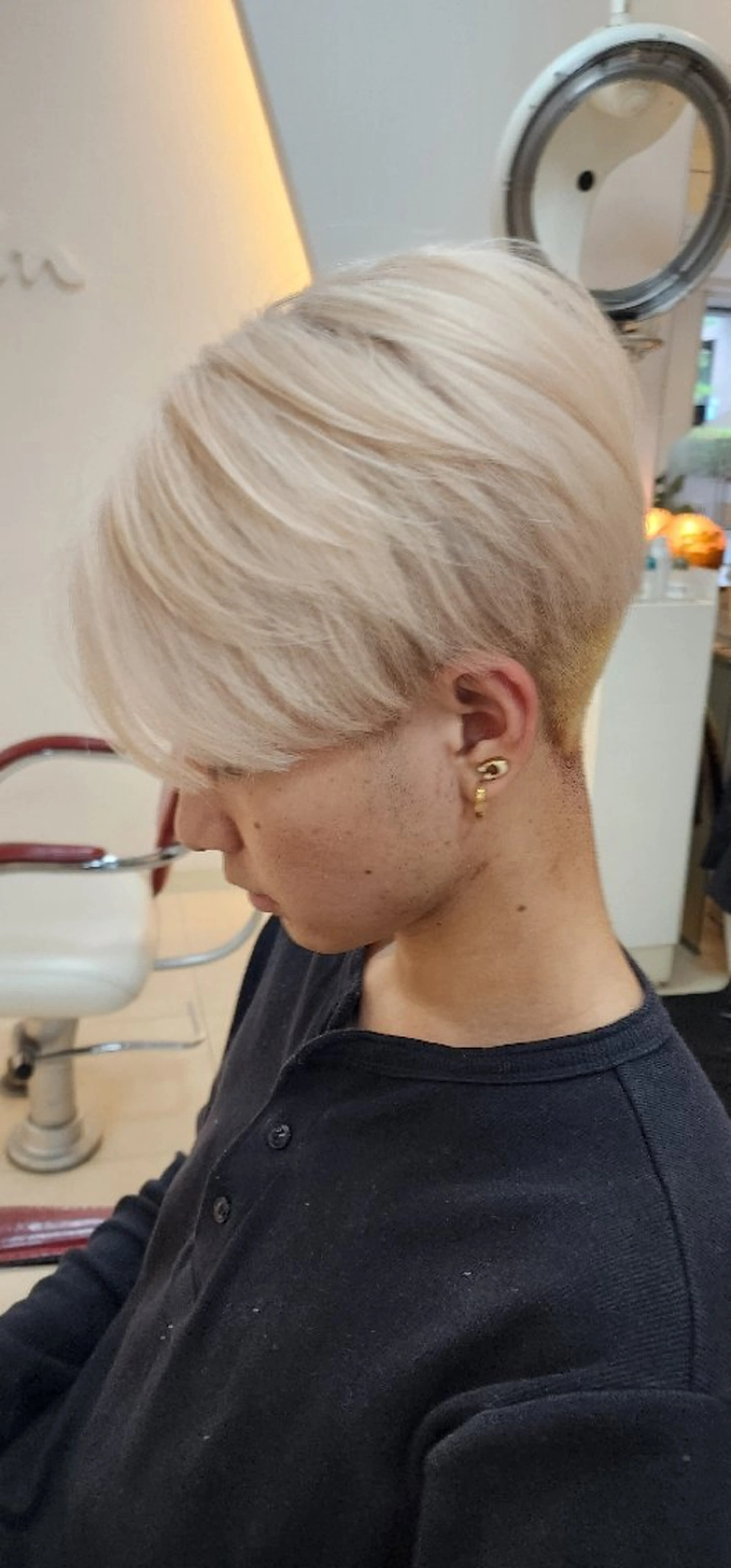 今流行りのホワイトカラー🎶可愛らしい色味で男性にも女性にも今、流行りの色味ですね🎶の写真