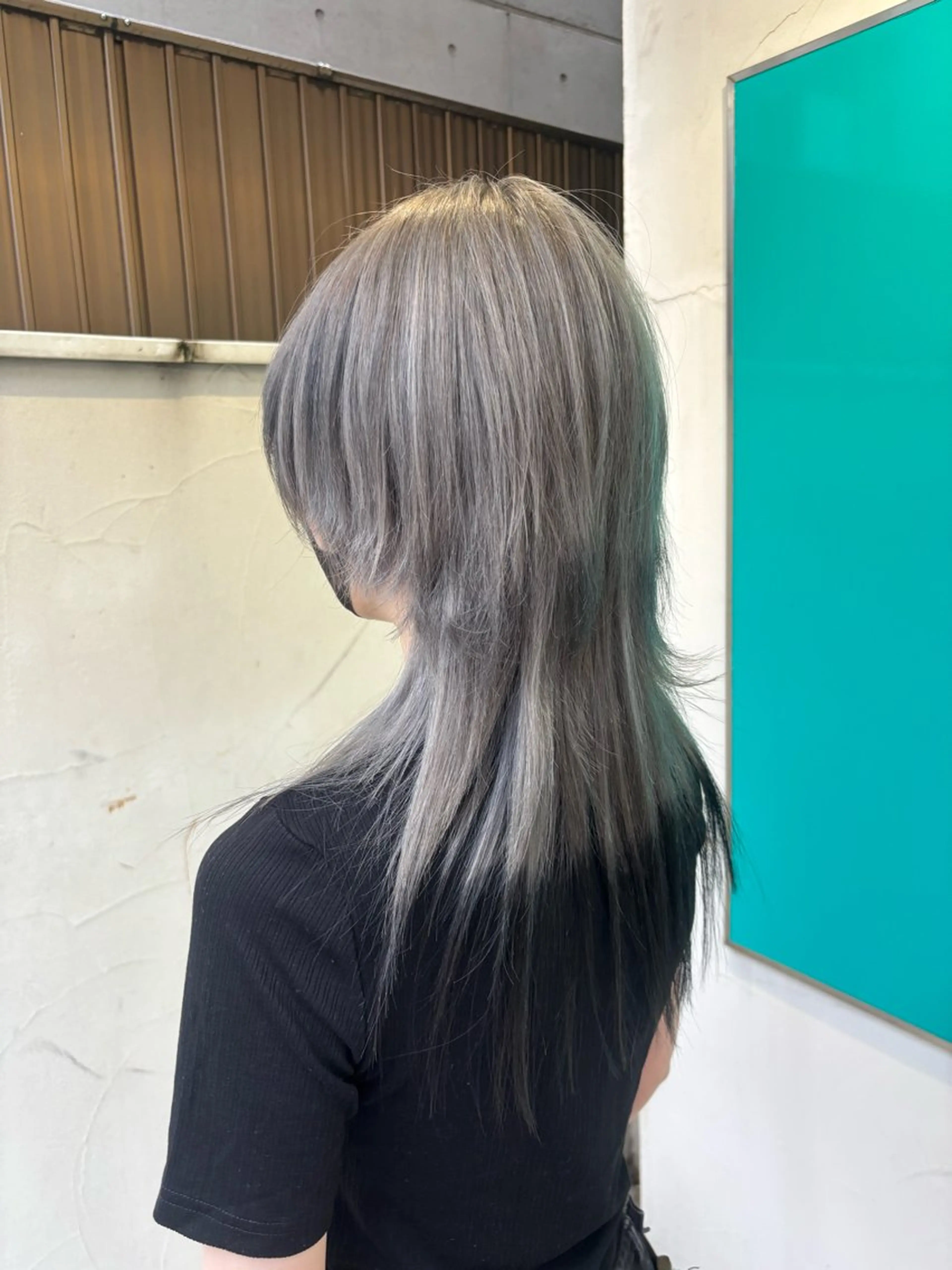 セミロング カラー ヘアアレンジ メンズ カット ヘアカラー パーマ 縮毛矯正 トリートメント ヘッドスパ ヘアセット ミドウチ アヤカのヘアスタイル
