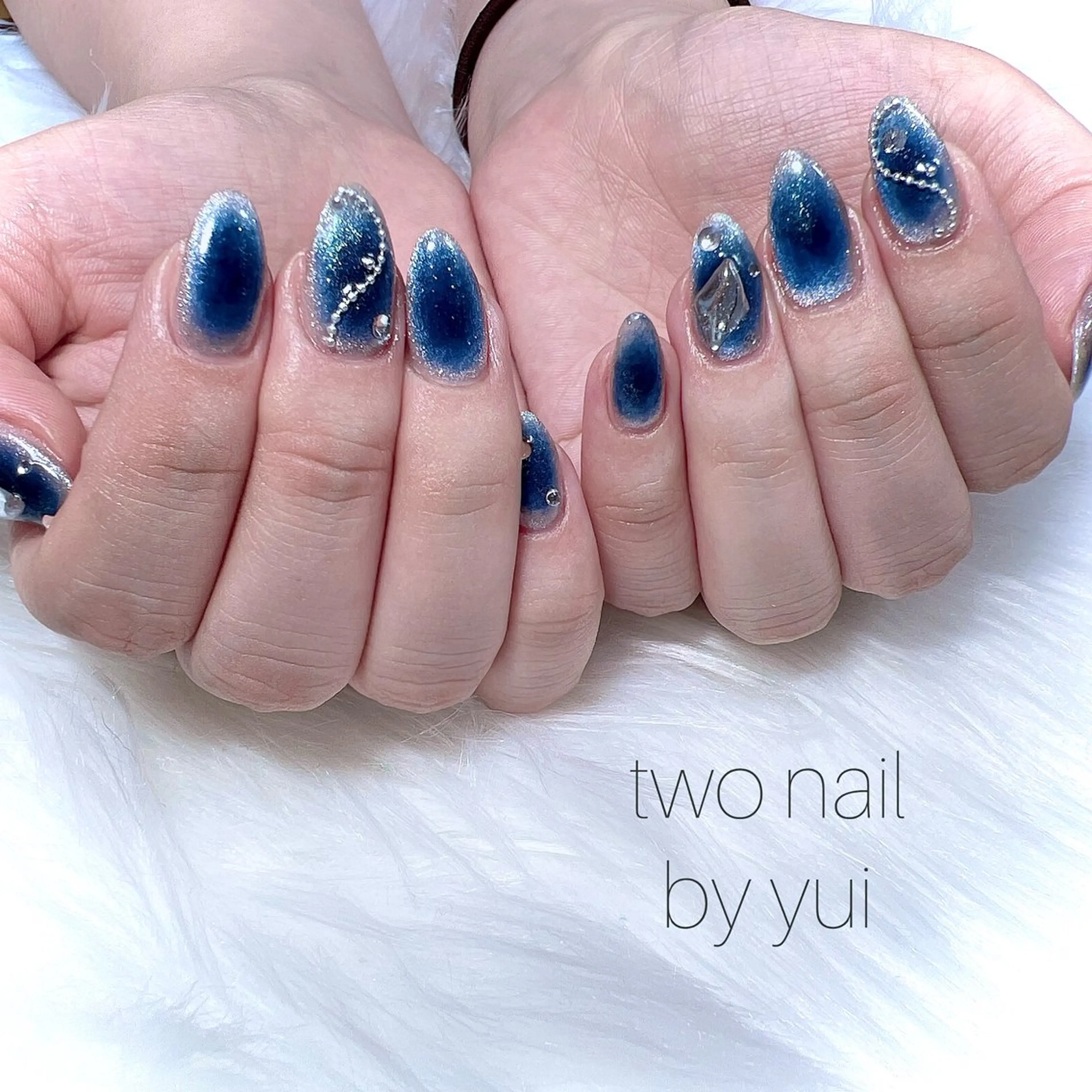 ネイル アートネイル マグネットネイル ネイルチップ ホワイト ハンドネイル two nailのネイルデザイン