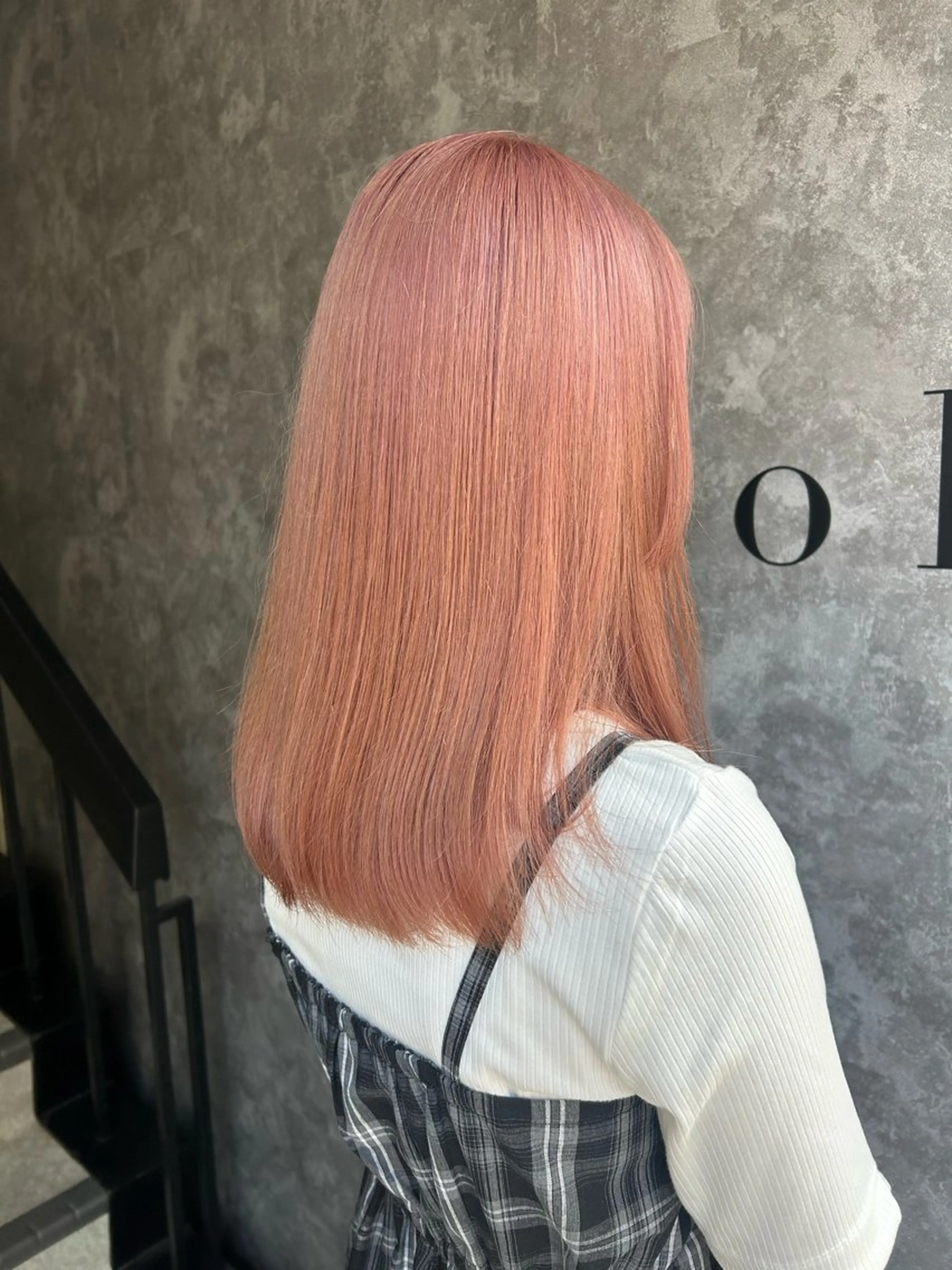 ミディアム 仲宗根 美鈴のヘアスタイル