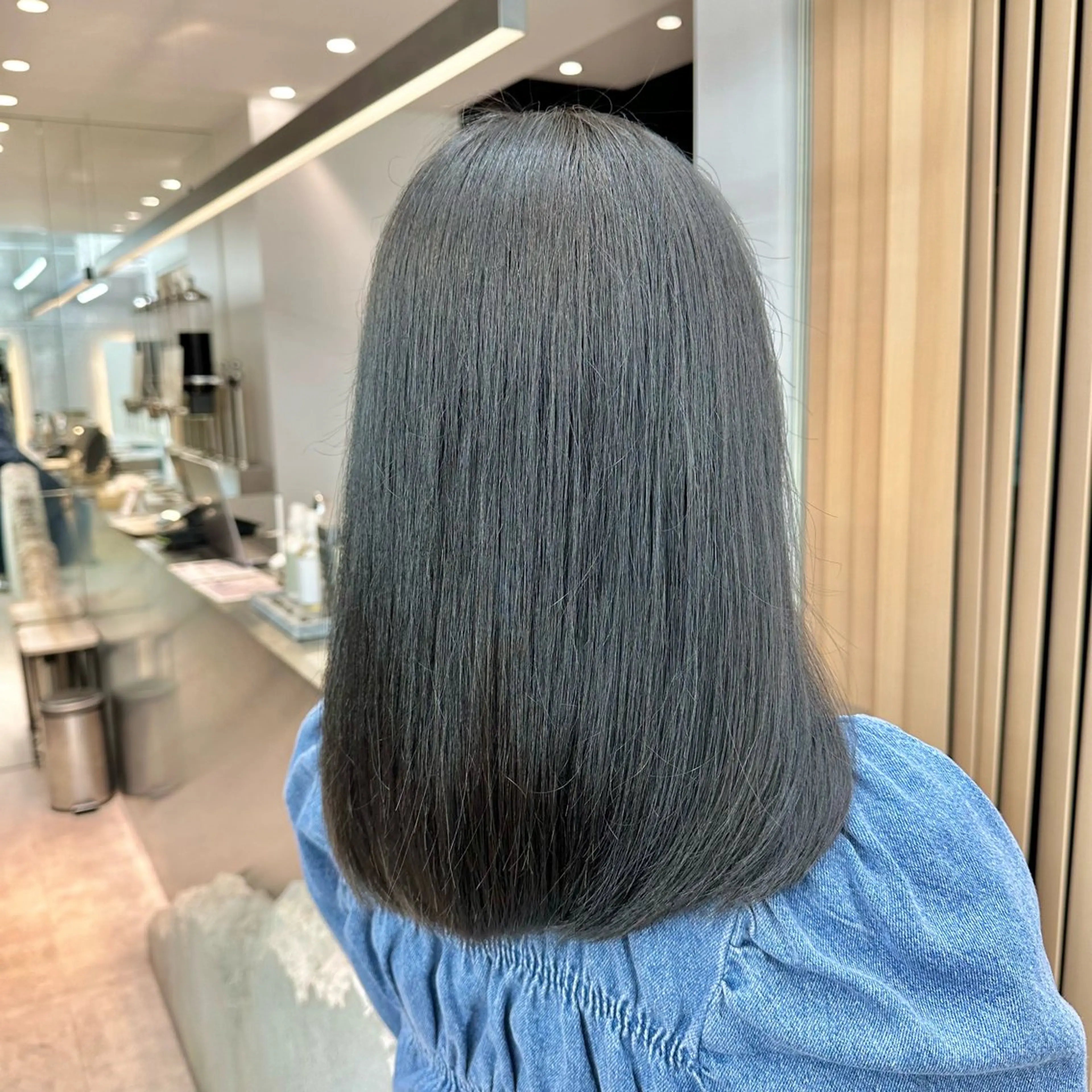 カラー 透明感カラー ヘアカラー トリートメント 巻ける縮毛矯正✨ ボブ/ショートともきのヘアスタイル