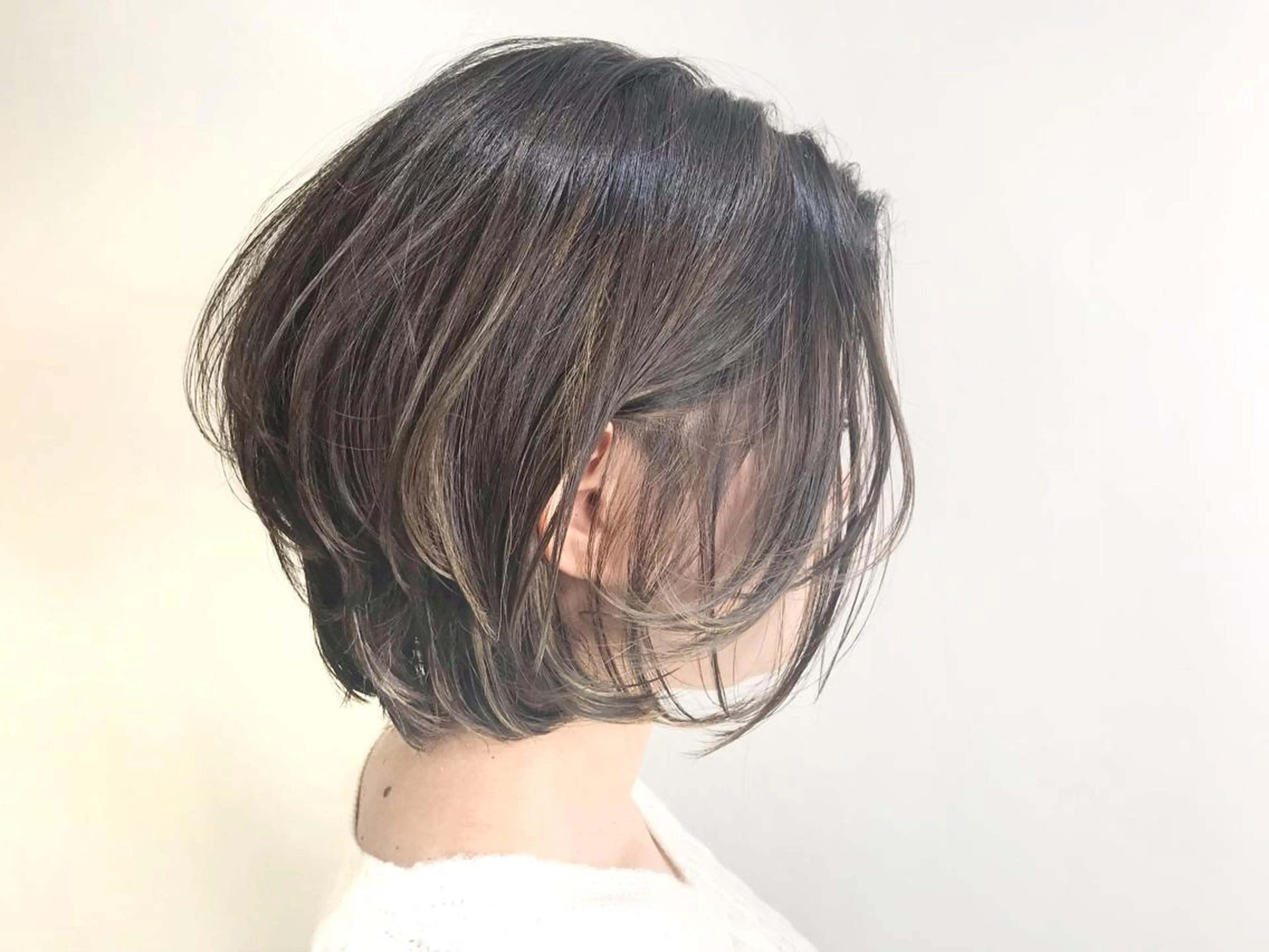 ショート カラー グレージュ ハイライトカラー ボブ ハイライト ボブ/大人ヘア k-two濱田のヘアスタイル