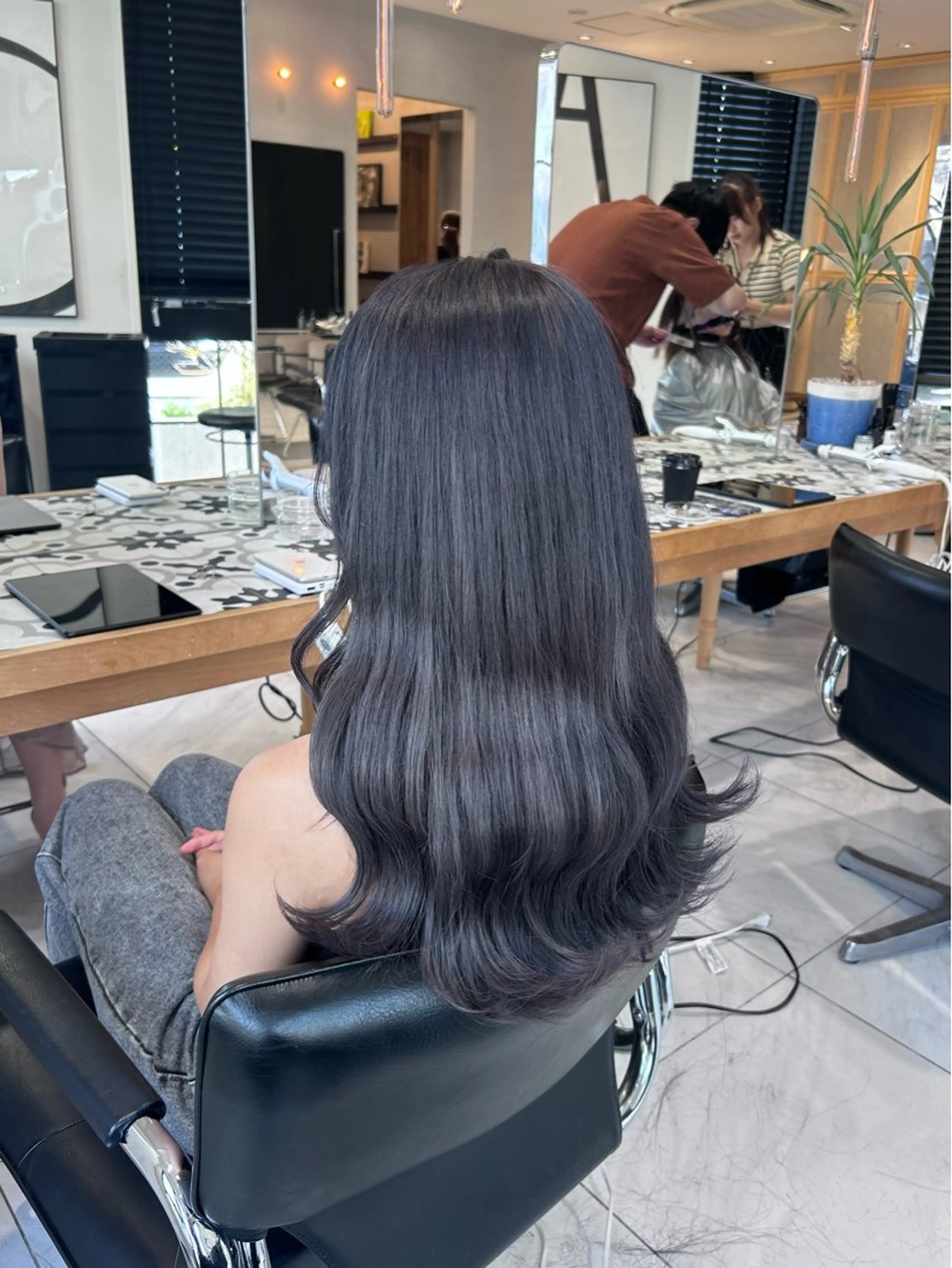 カラー ラベンダーカラー ヘアカラー トリートメント ヘッドスパ ヘアセット miko🪽地毛風/ ハイトーン/レイヤーのヘアスタイル