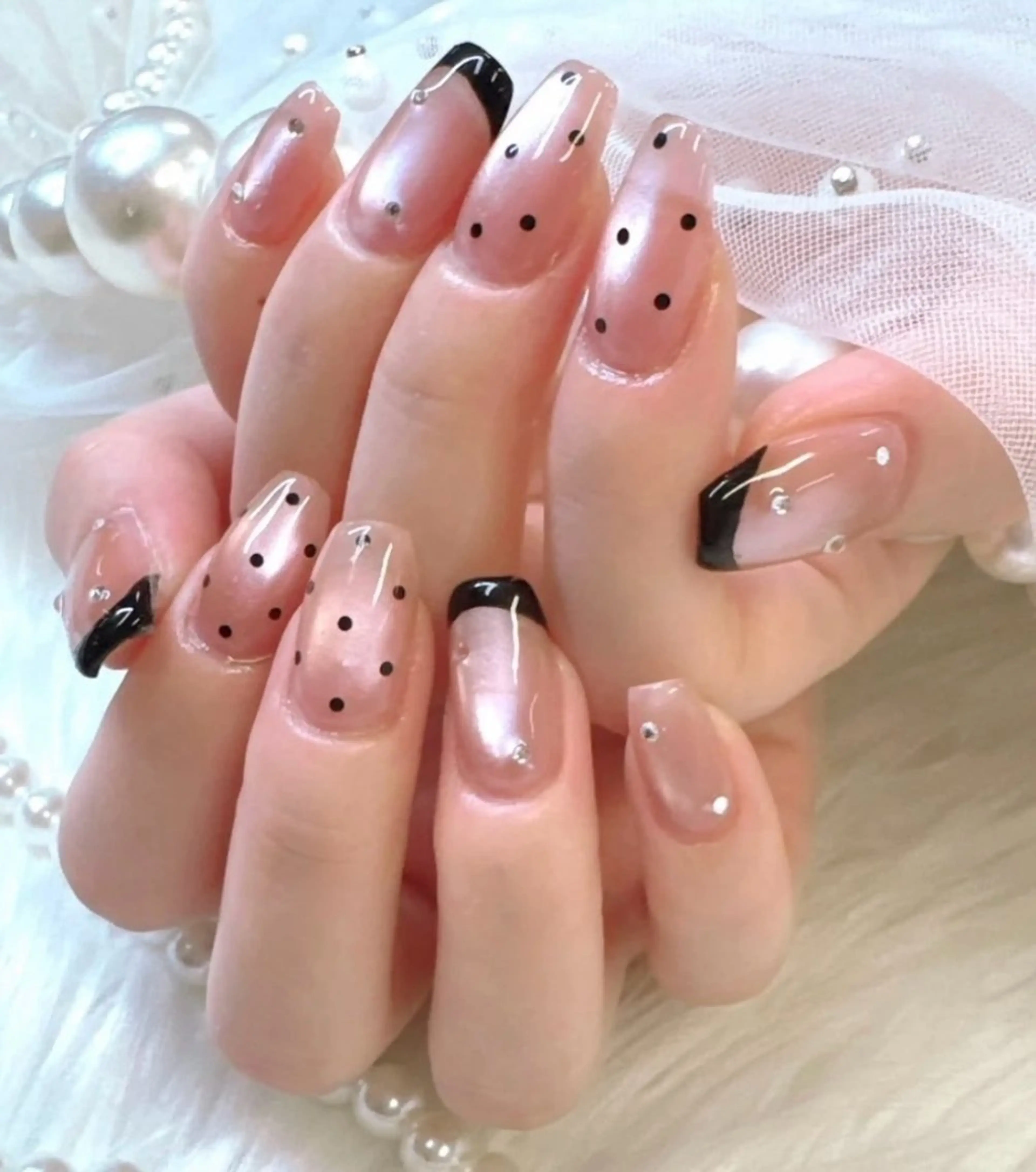 ネイル フレンチネイル ジェルネイル ガラスフレンチ キラキラネイル ロングネイル ハンドネイル Queeens nailのネイルデザイン