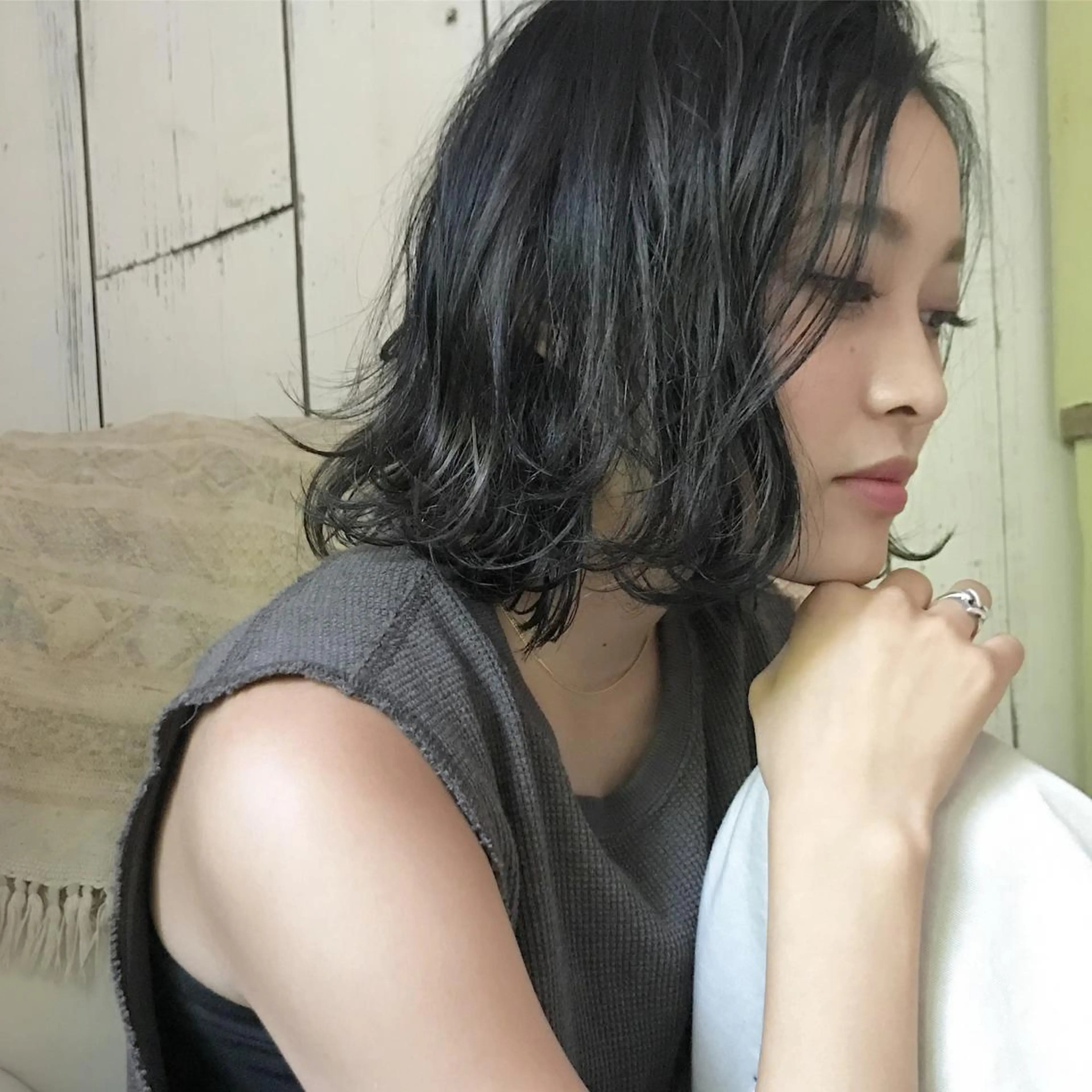 ミディアム 顔周りカット 伊 杏のヘアスタイル