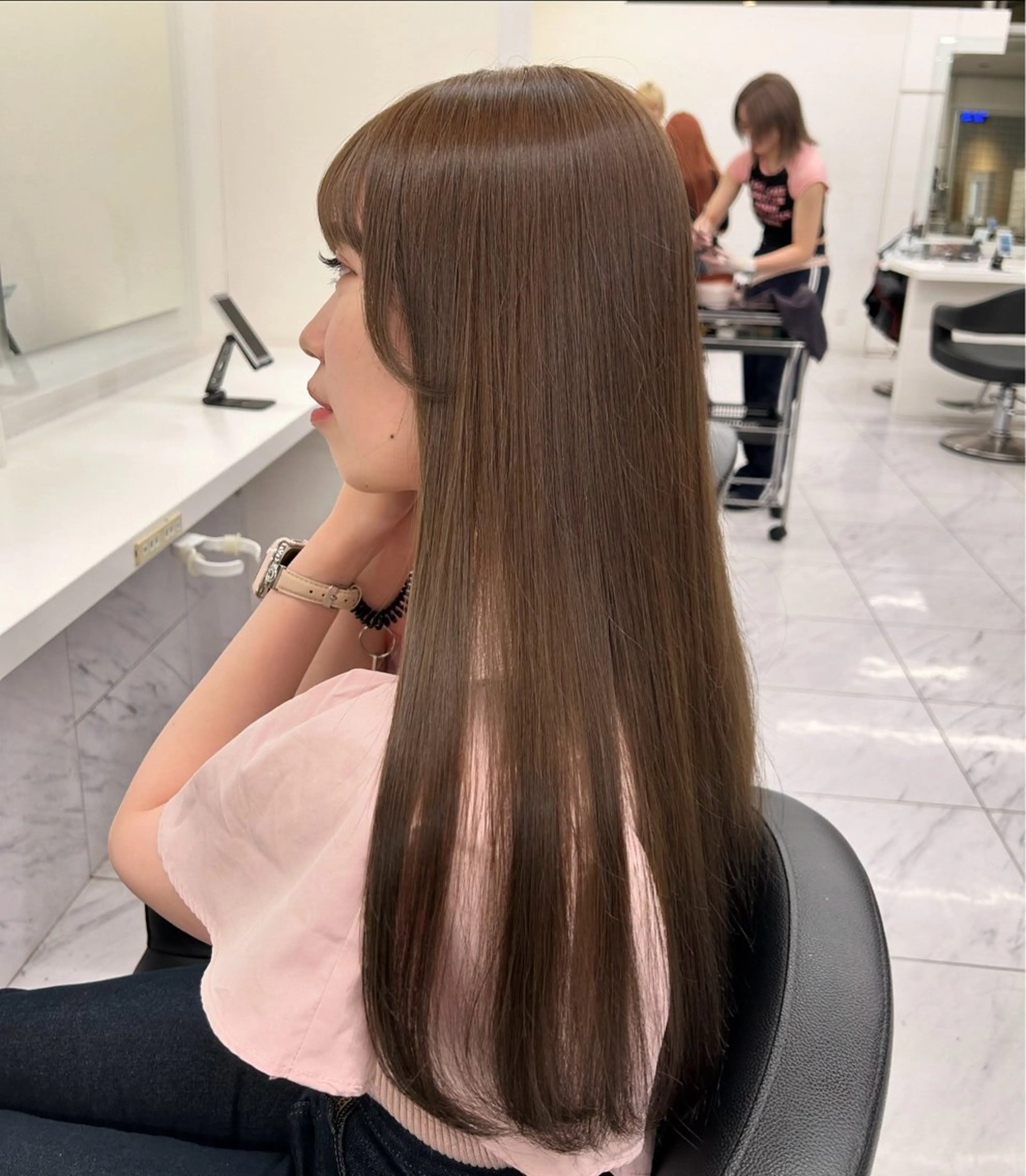 カラー ヘアカラー トリートメント 透明感ベージュ🤎 ナチュラルレイヤーのヘアスタイル