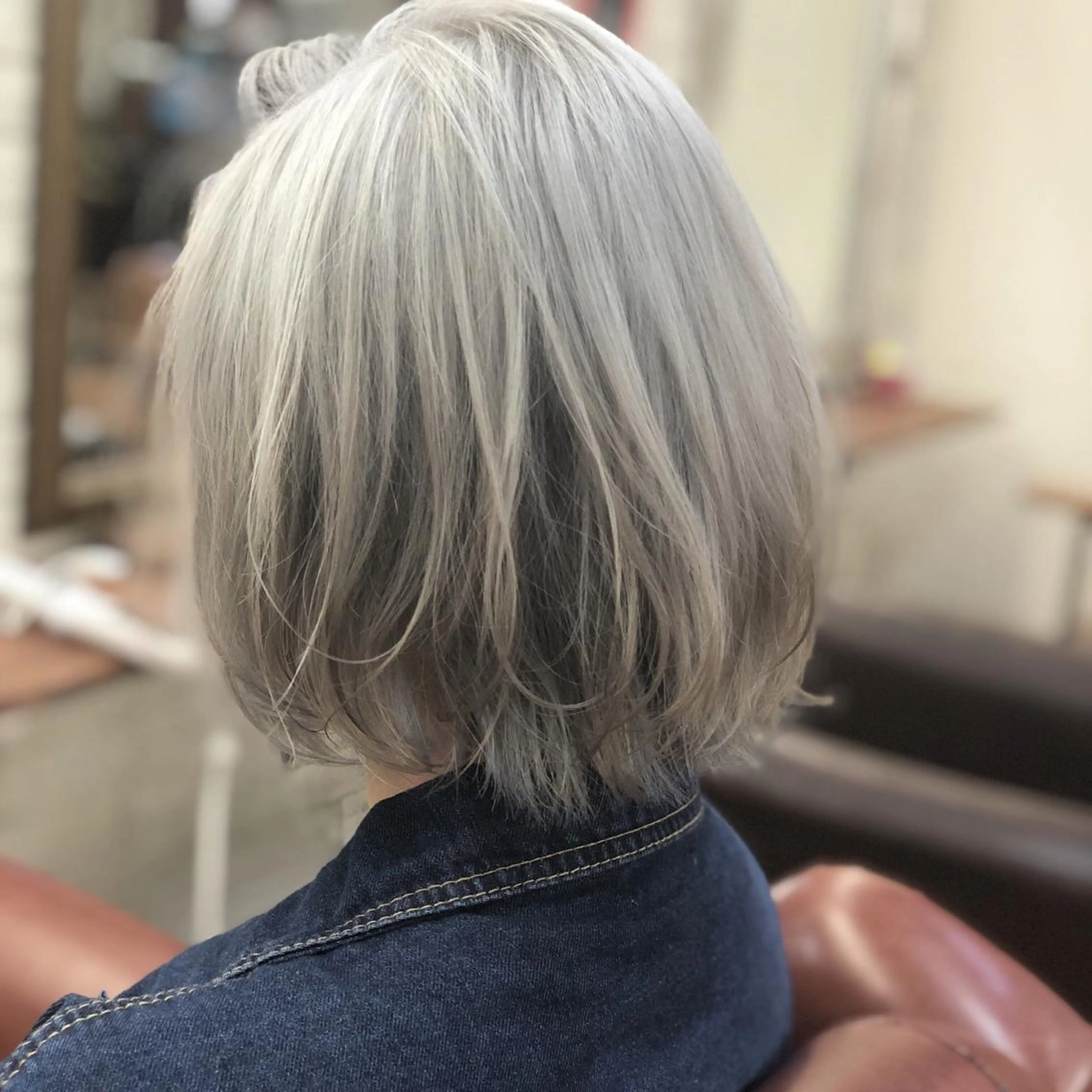 ミディアム カラー ブリーチ 髪質改善縮毛矯正なら ✨伊藤佳祐✨のヘアスタイル