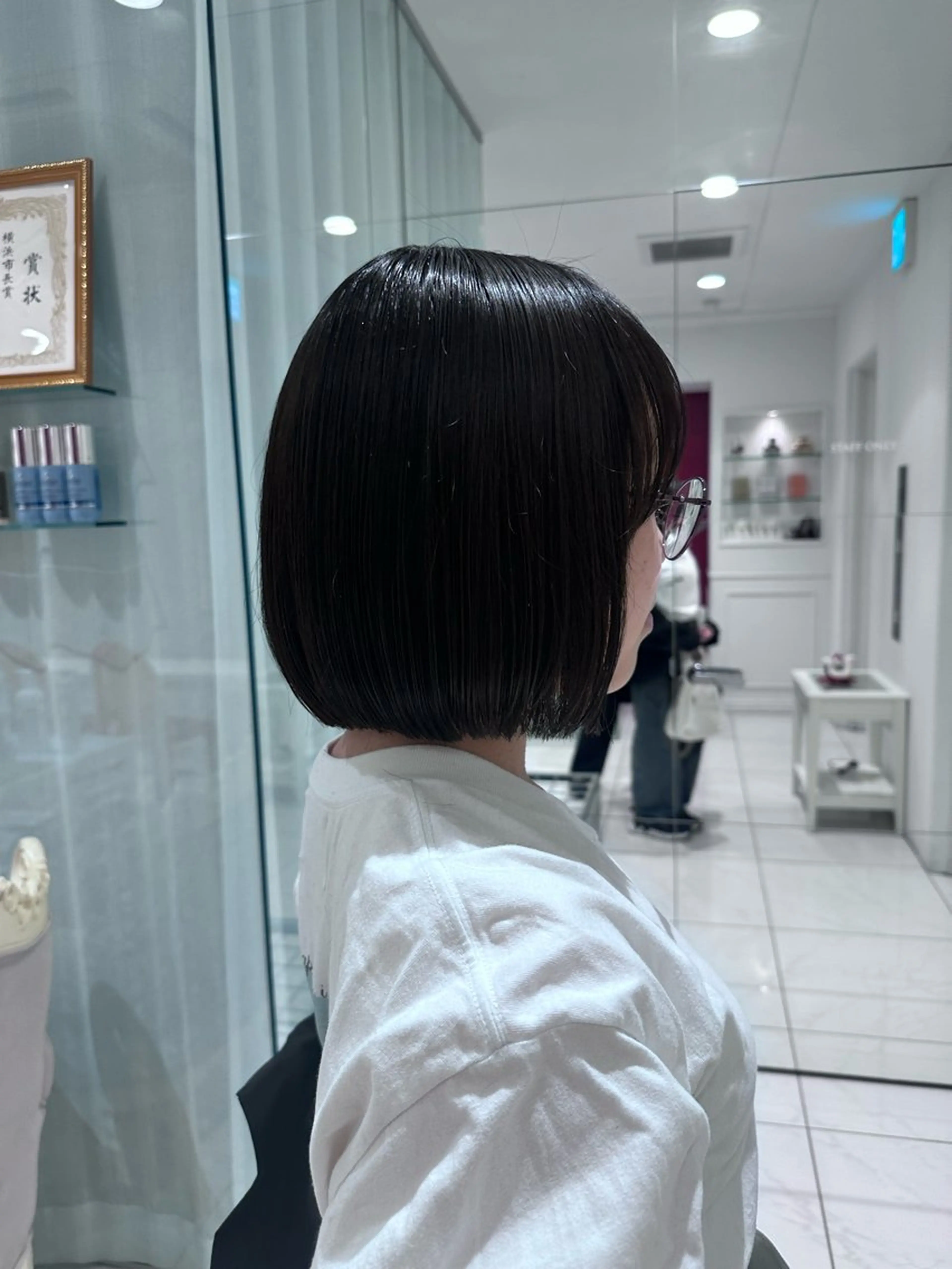 ミディアム ボブ 半田 陽菜のヘアスタイル
