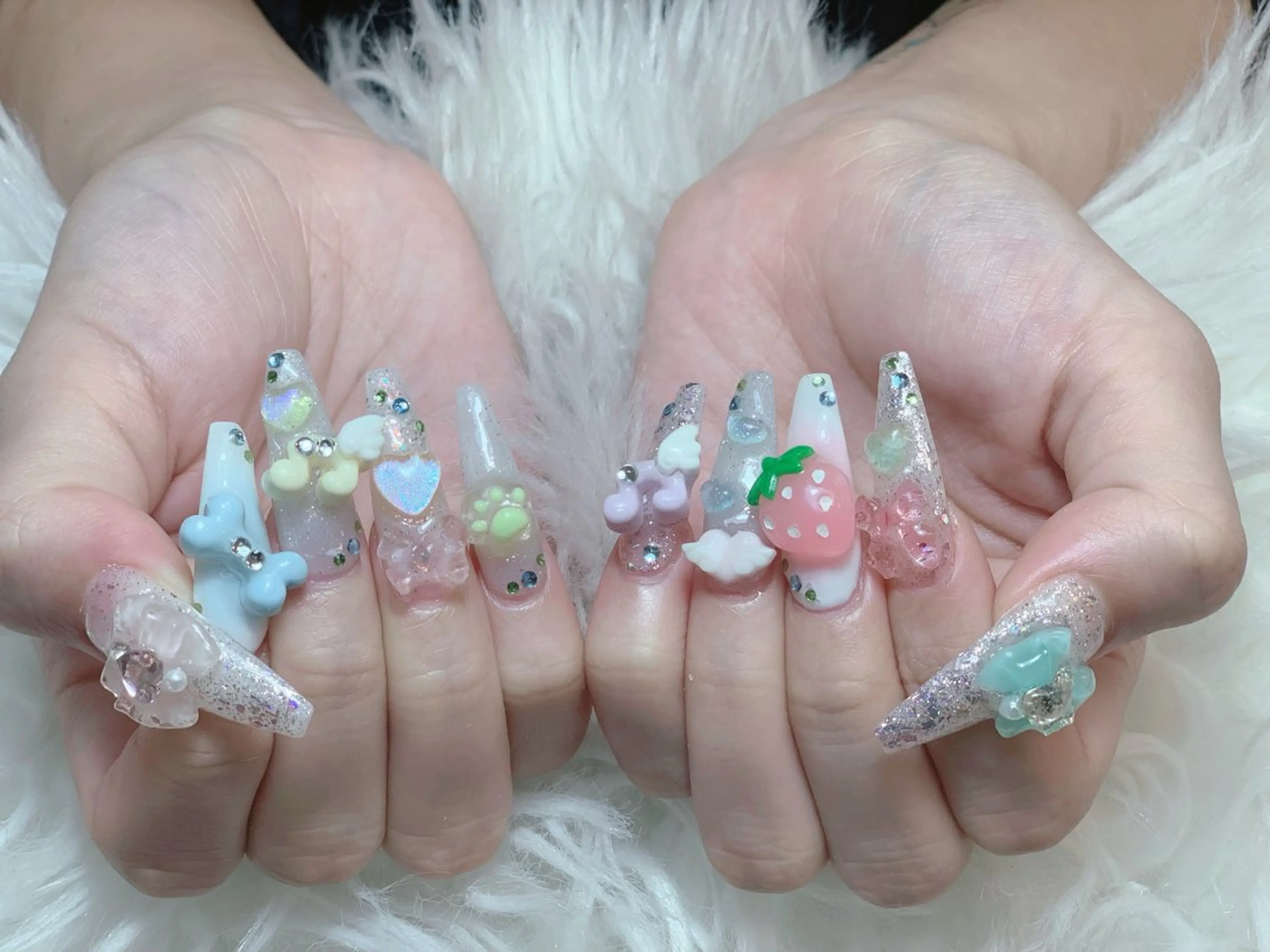 ネイル ハンドネイル Anh ゴテゴテネイルのネイルデザイン