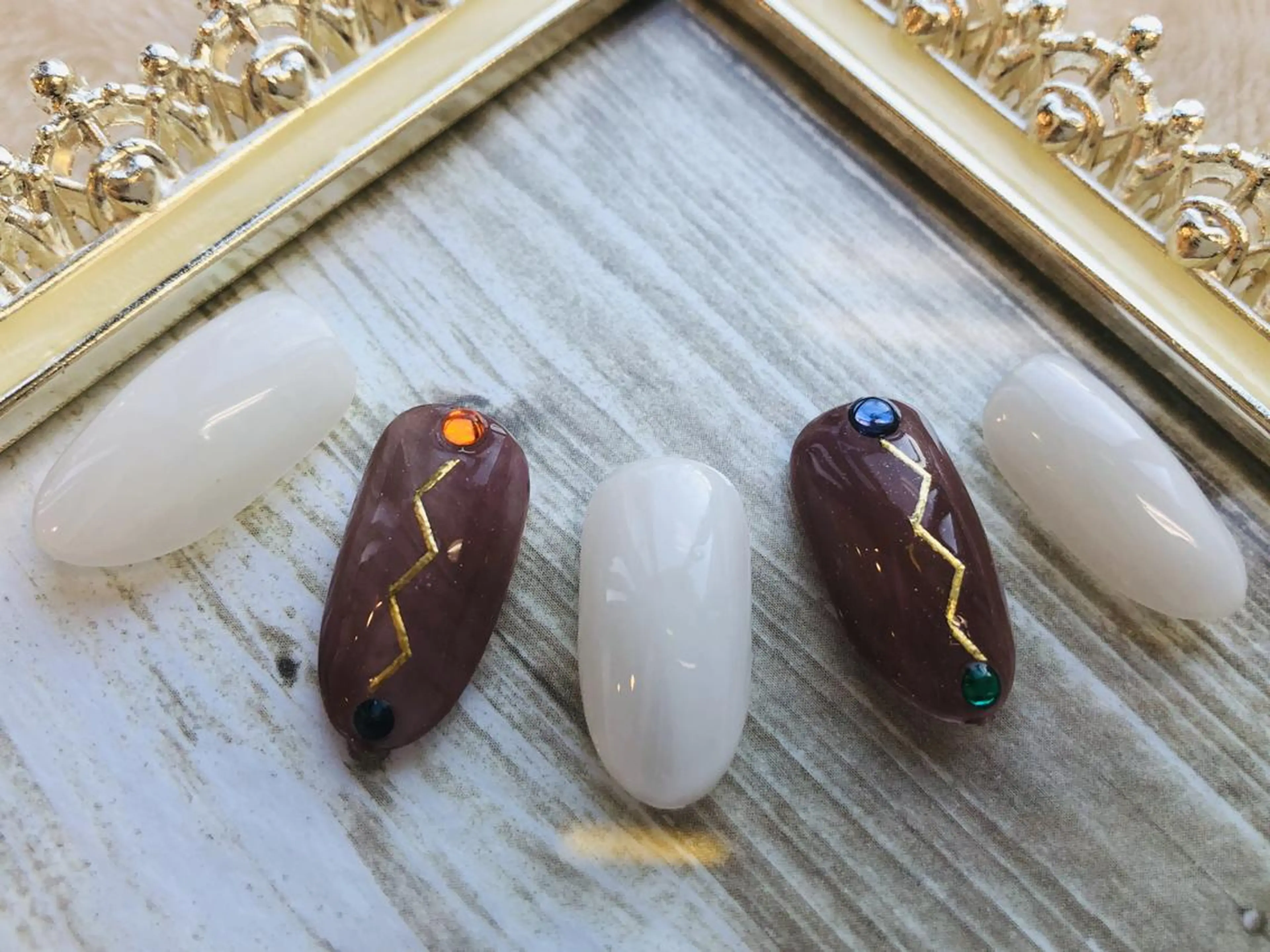 ネイル 【尾下】 ロイヤル•セラピストのネイルデザイン