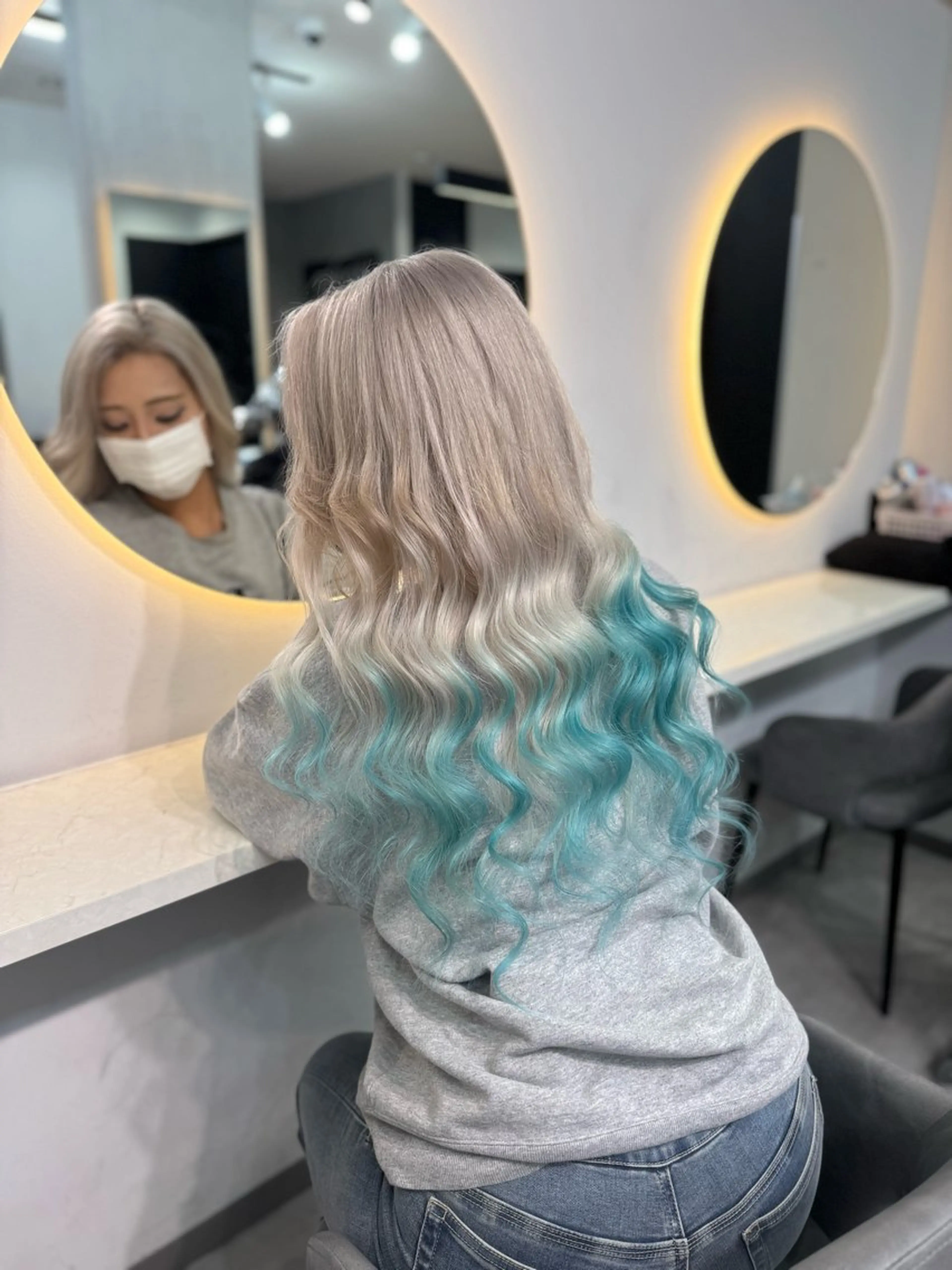 ロング カラー ヘアカラー エクステ ギャルの女神/ Shionのヘアスタイル