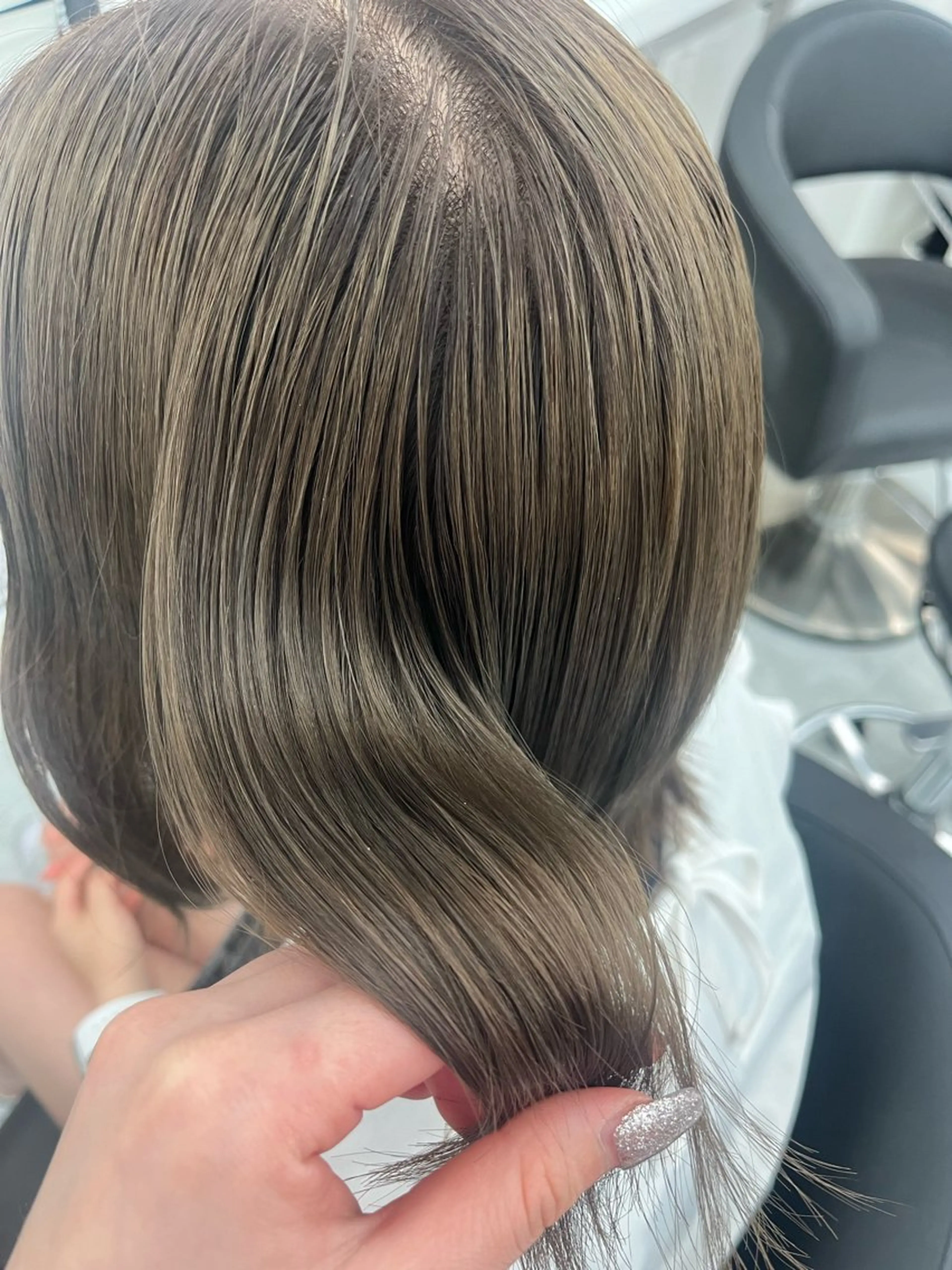 カラー ユイ☆ハイトーン ☆ブリーチデザインのヘアスタイル