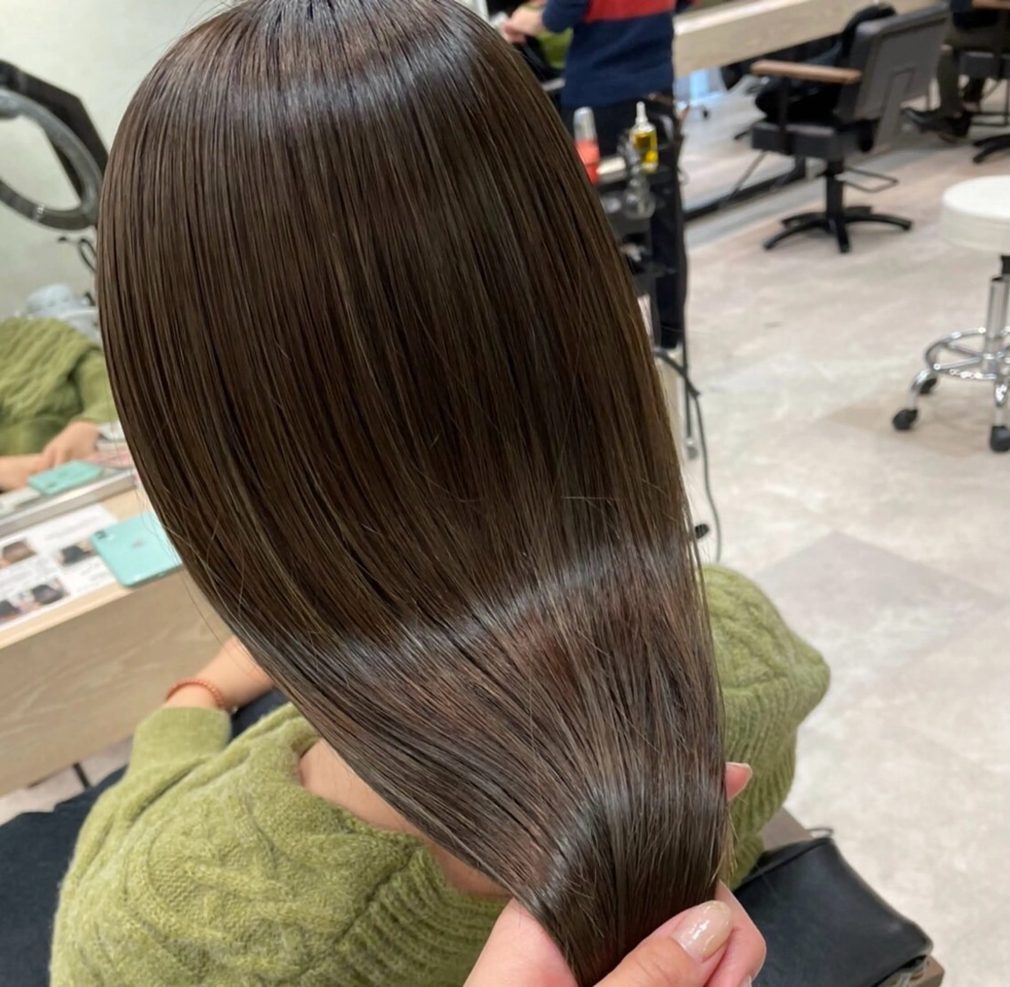 【自然な仕上がり】ダメージレス縮毛矯正真っ直ぐすぎないナチュラルストレートの写真