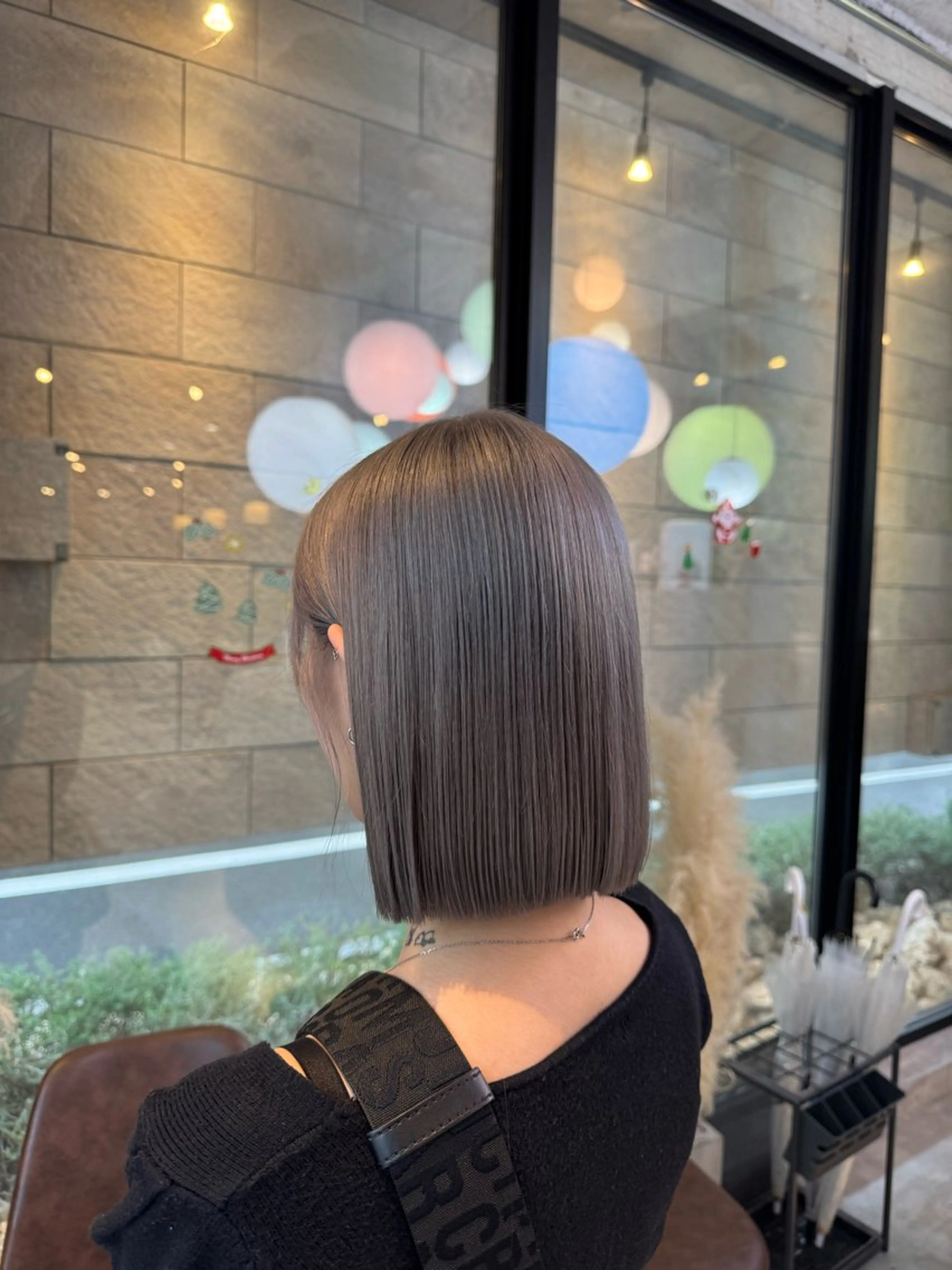 カラー シルバー カット ヘアカラー トリートメント 山本 望華のヘアスタイル