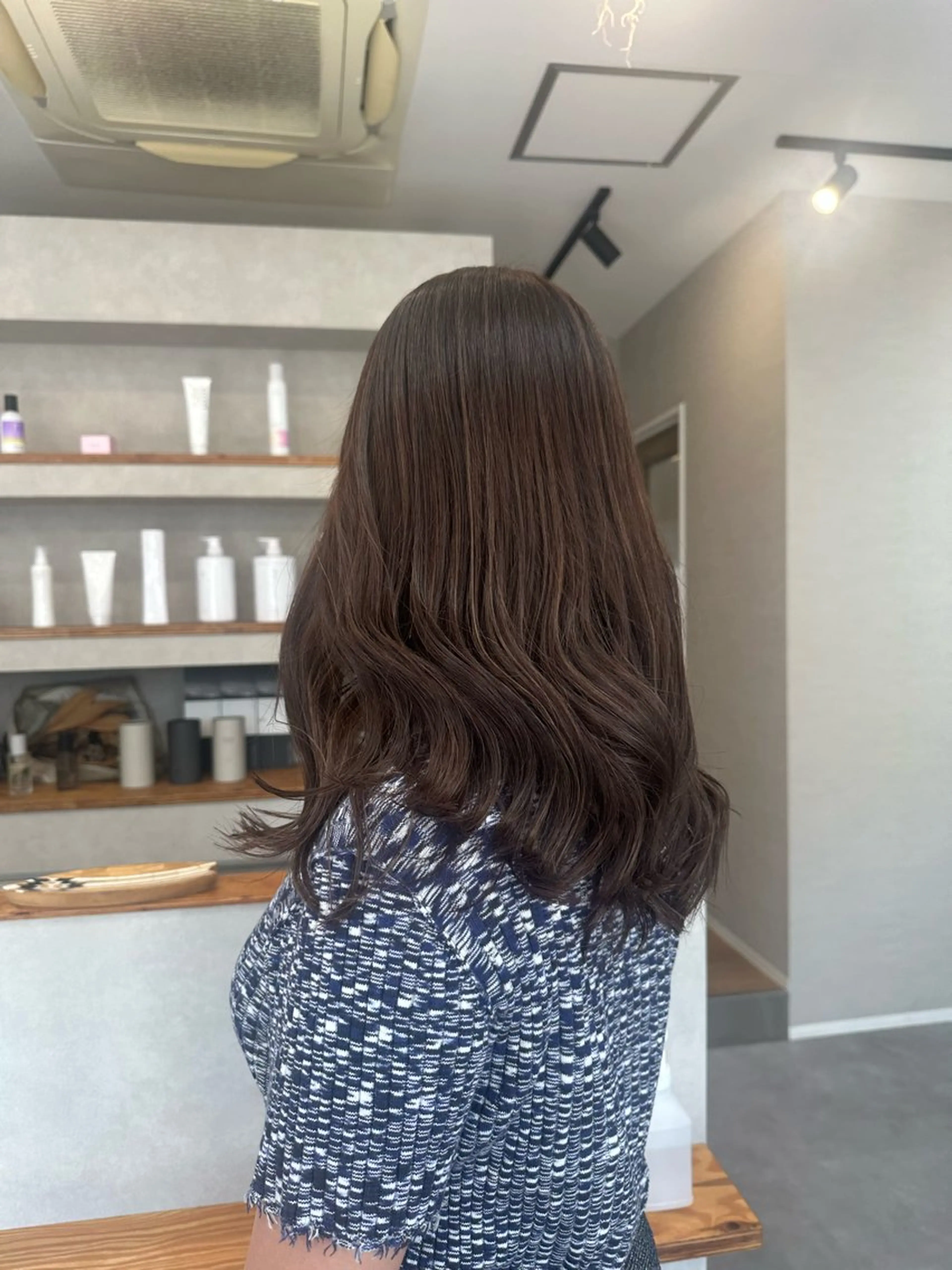 セミロング ハイライト juna🌺/海外 ヘア/ハイトーンのヘアスタイル