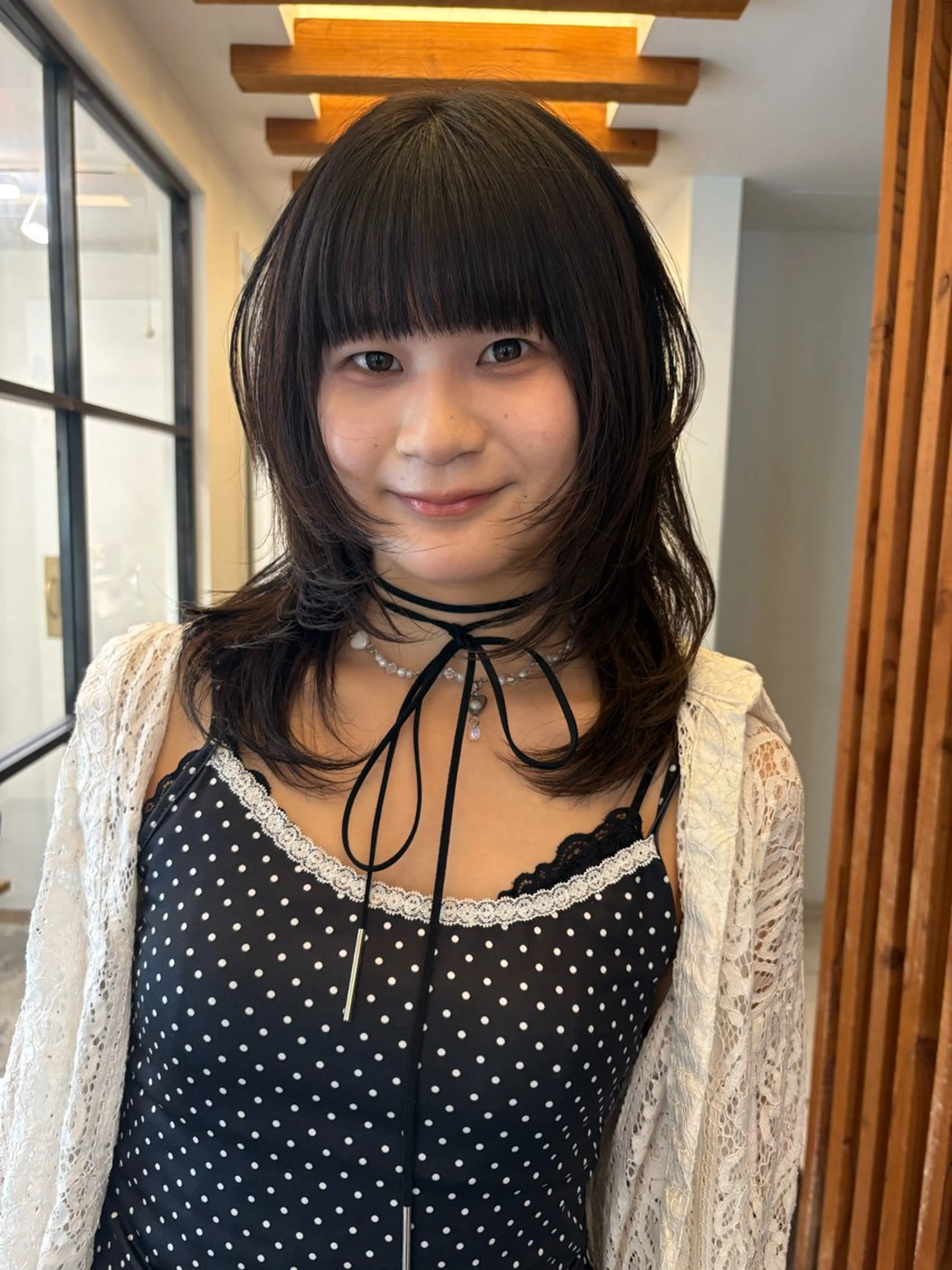 ミディアム ハッシュカット リカ/ハイトーン ・オリーブ🍀のヘアスタイル