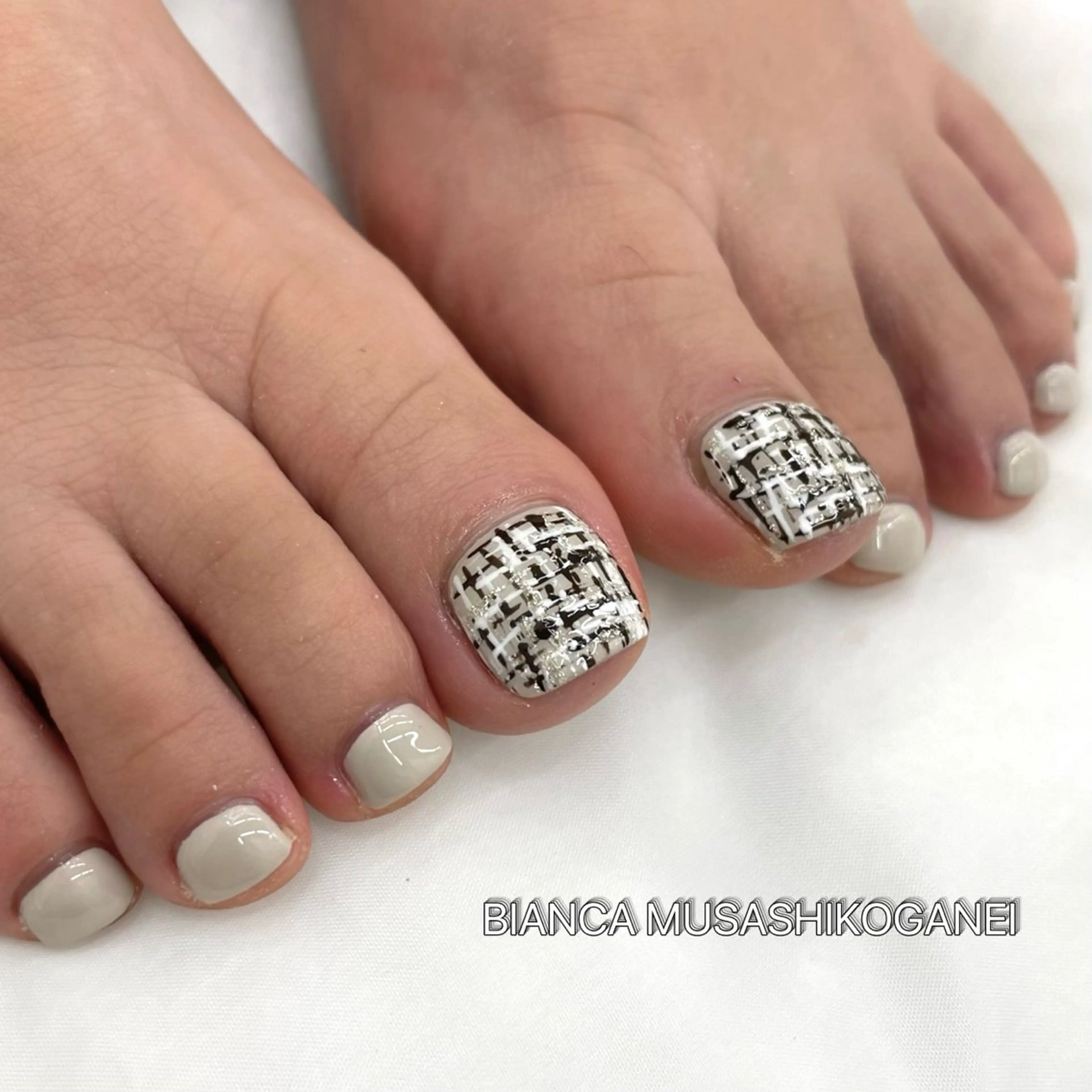 【オフあり】フット👣マグネットネイル🫧初回オフ無料✨初回¥7150/2回目以降¥8150🤍パラジェル変更可◎の写真