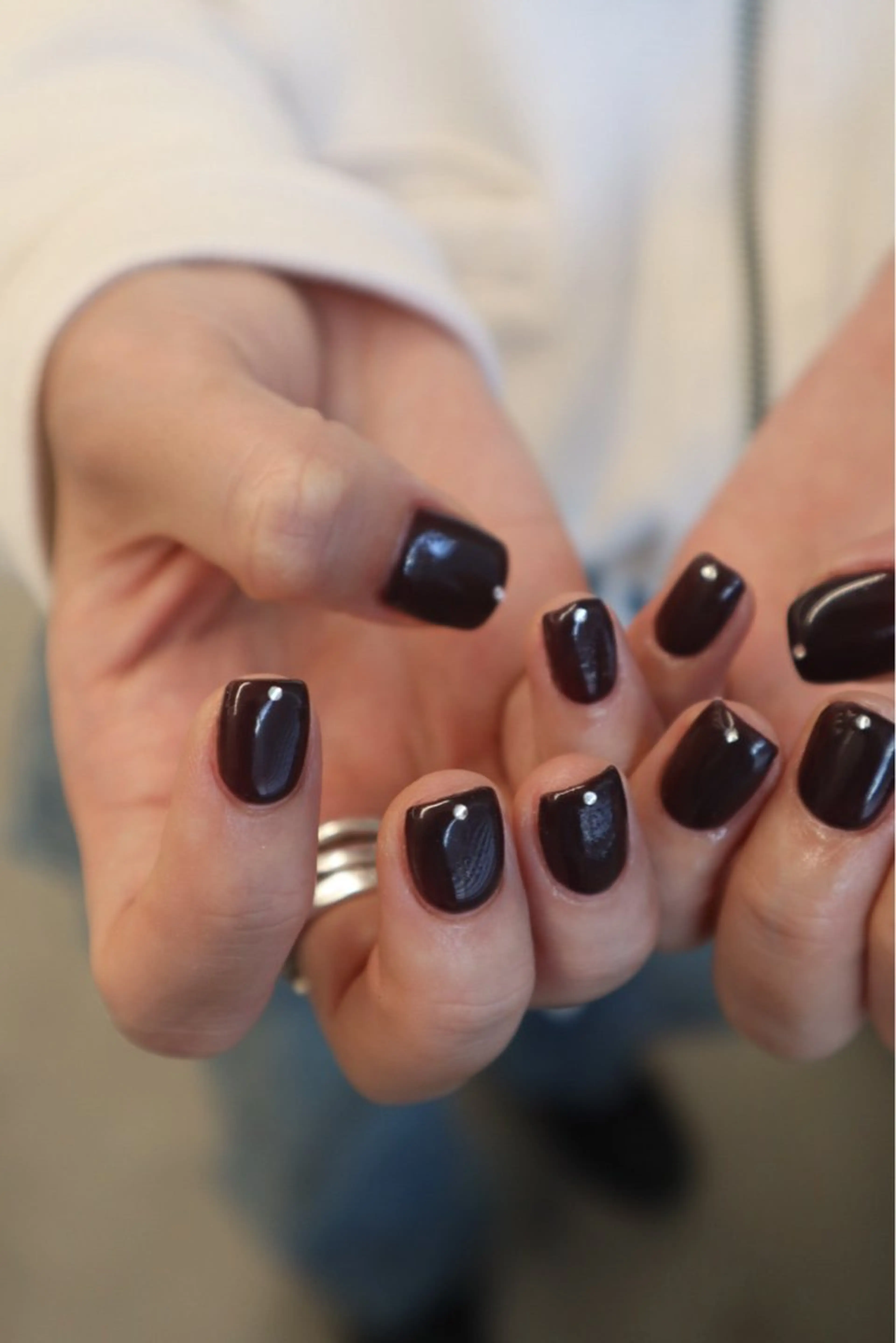 ネイル ワンカラーネイル ストーンネイル ハンドネイル sister mohawk所属・chika / nailのネイルデザイン