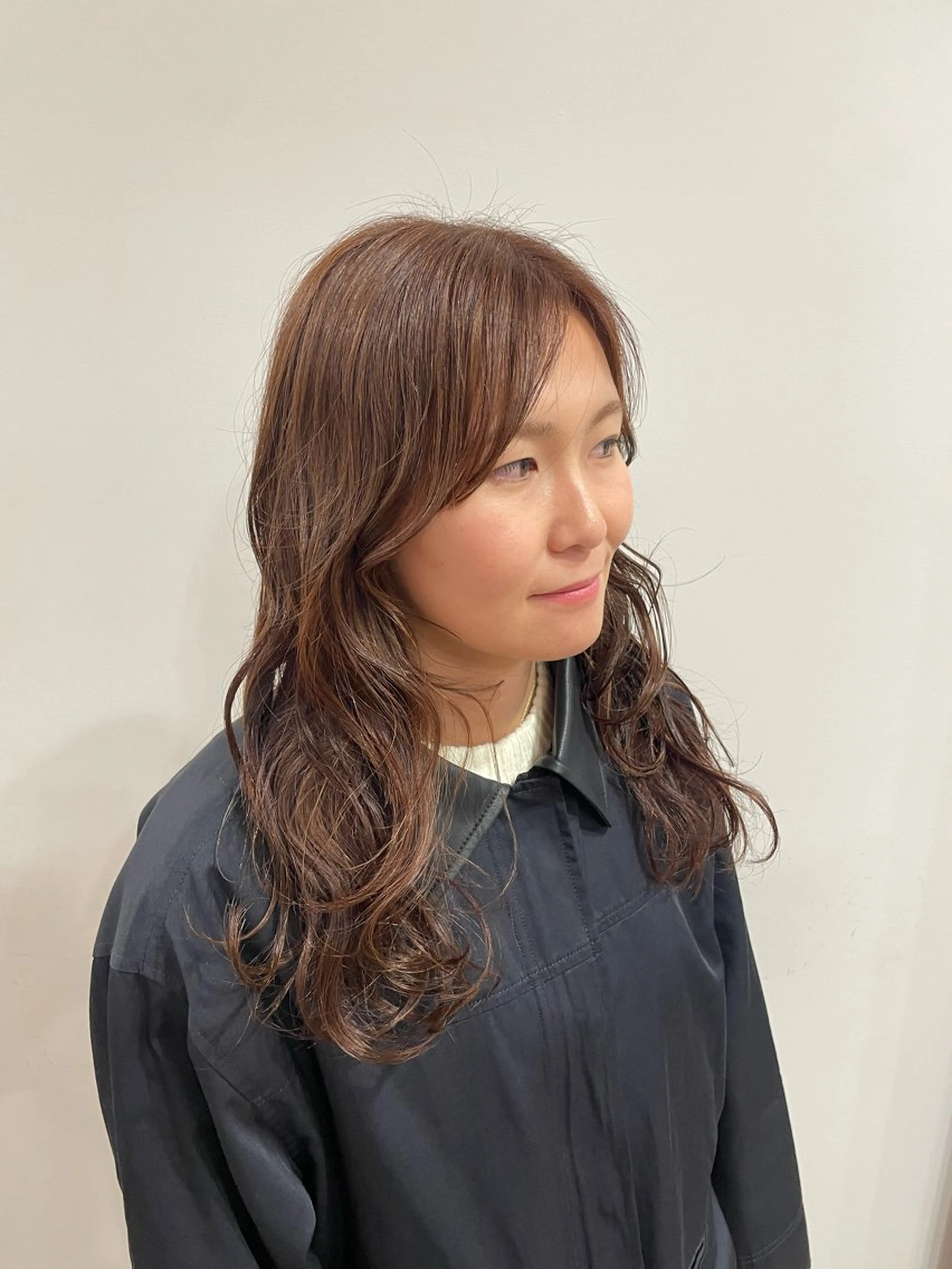 ロング カラー 佐藤 彩野のヘアスタイル