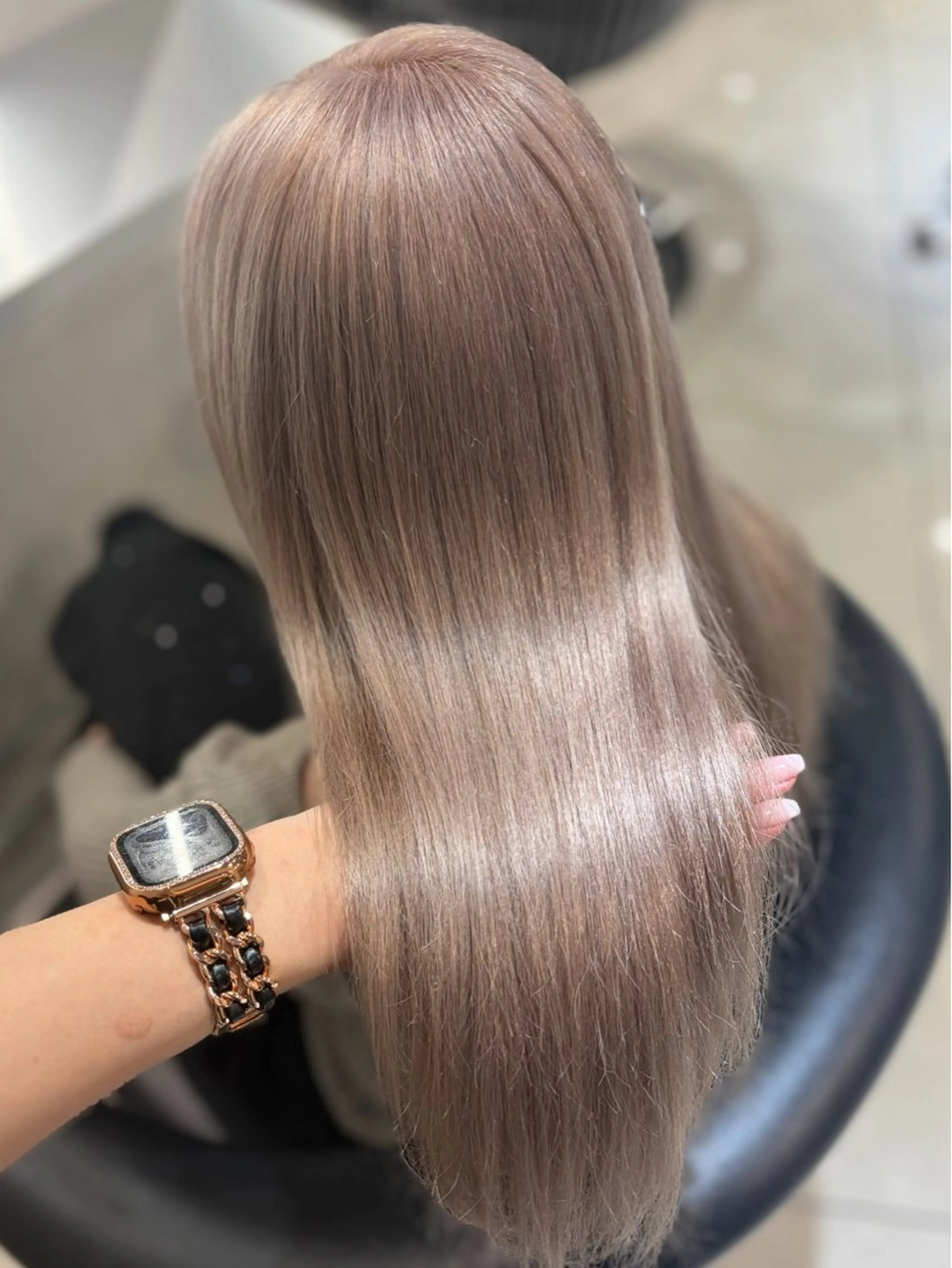 ロング ヘアカラー トリートメント ハイトーン/ベージュ 🤍reinaのヘアスタイル