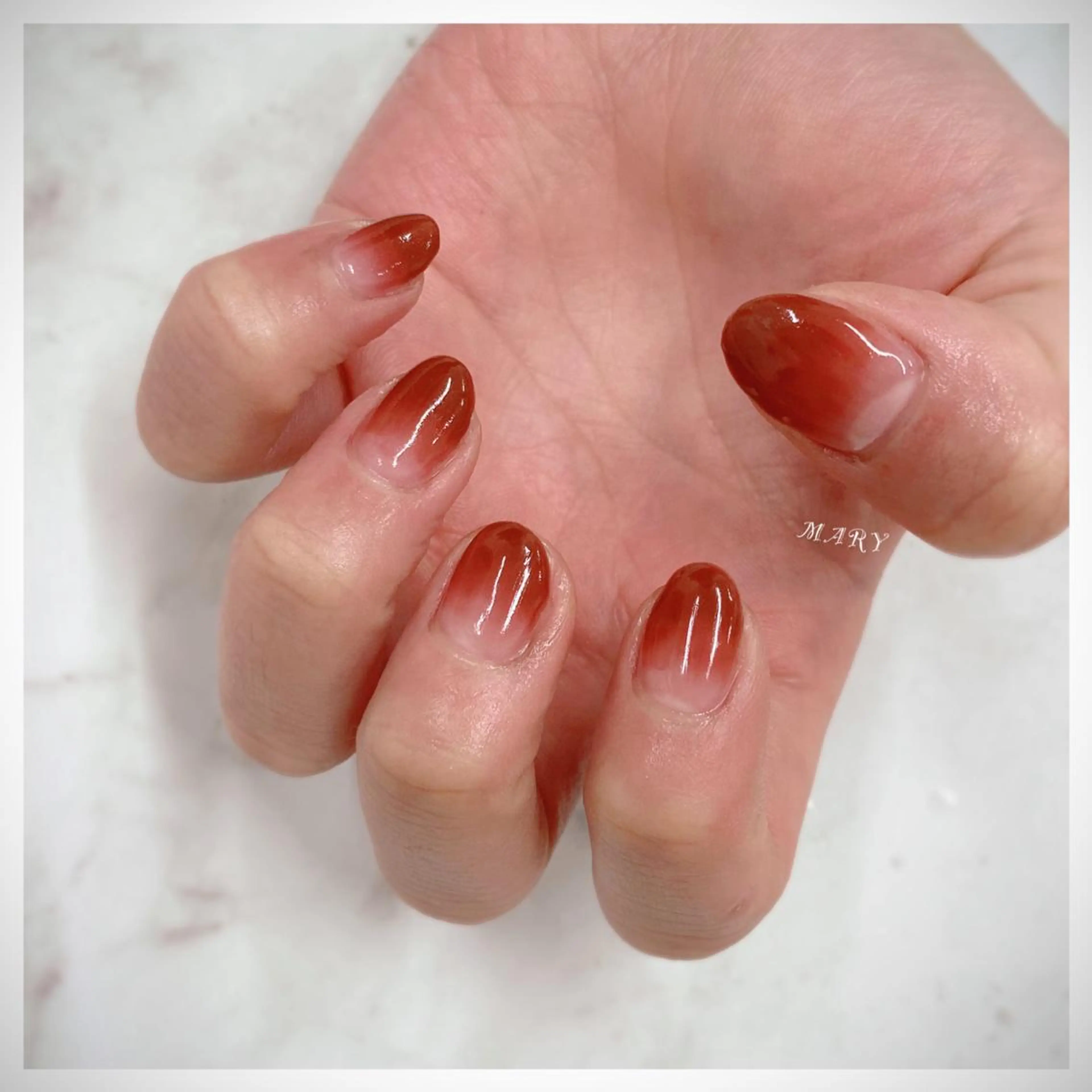 ネイル グラデーション ニュアンスネイル シンプルネイル ハンドネイル Mary nail .narumiのネイルデザイン