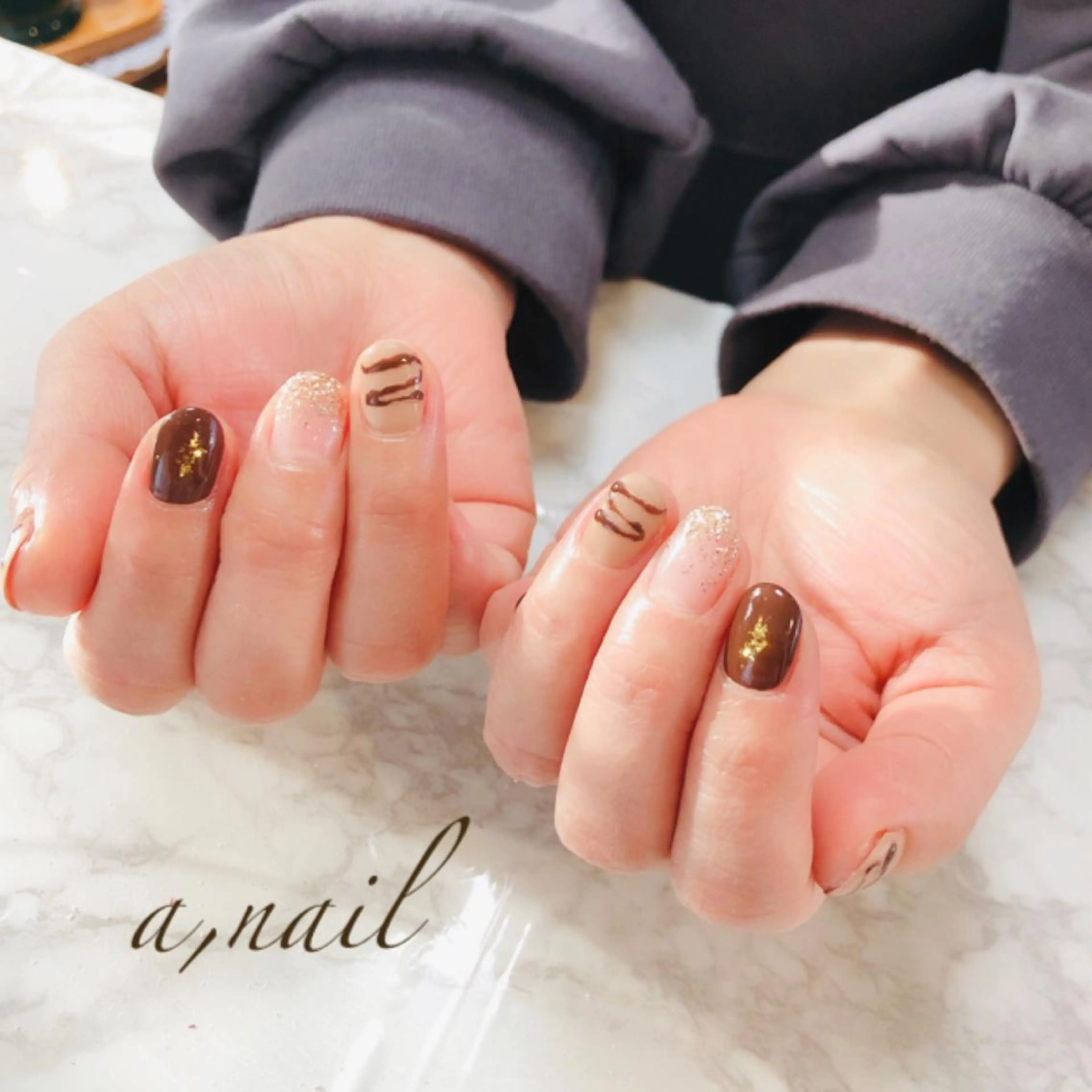 ネイル フットネイル ラメ(グリッター) マットネイル ニュアンスネイル オフィスネイル ハンドネイル ネイルサロン エーネイルのネイルデザイン