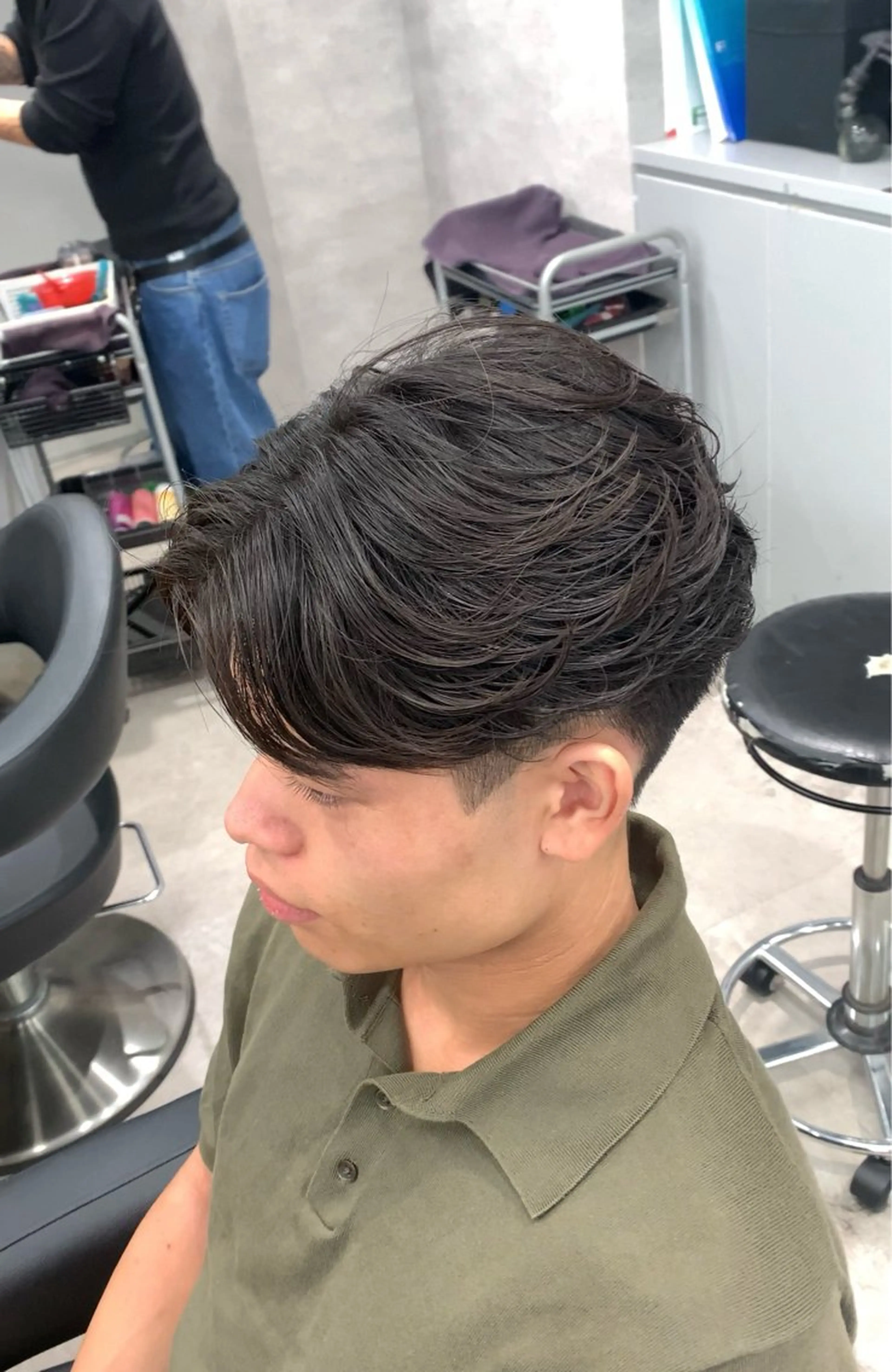 ミディアム パーマ ヘアアレンジ メンズ ミディアムパーマ メンズパーマ メンズツイストパーマ 波巻きパーマ ツイストパーマ カット パーマ 💥社会人パーマ 小林 海斗💥のヘアスタイル