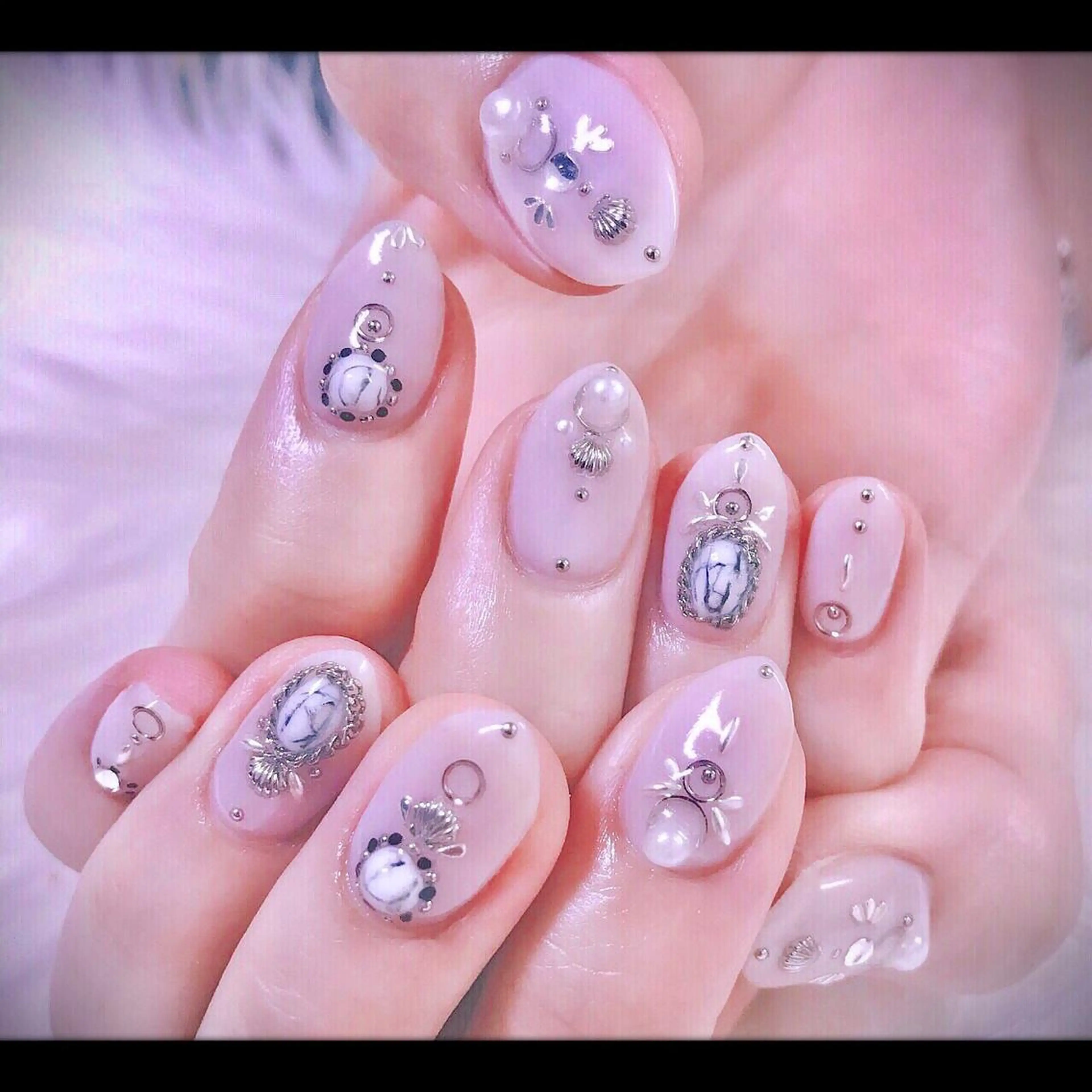 ネイル NOIROUGE所属・NOI ROUGEのネイルデザイン