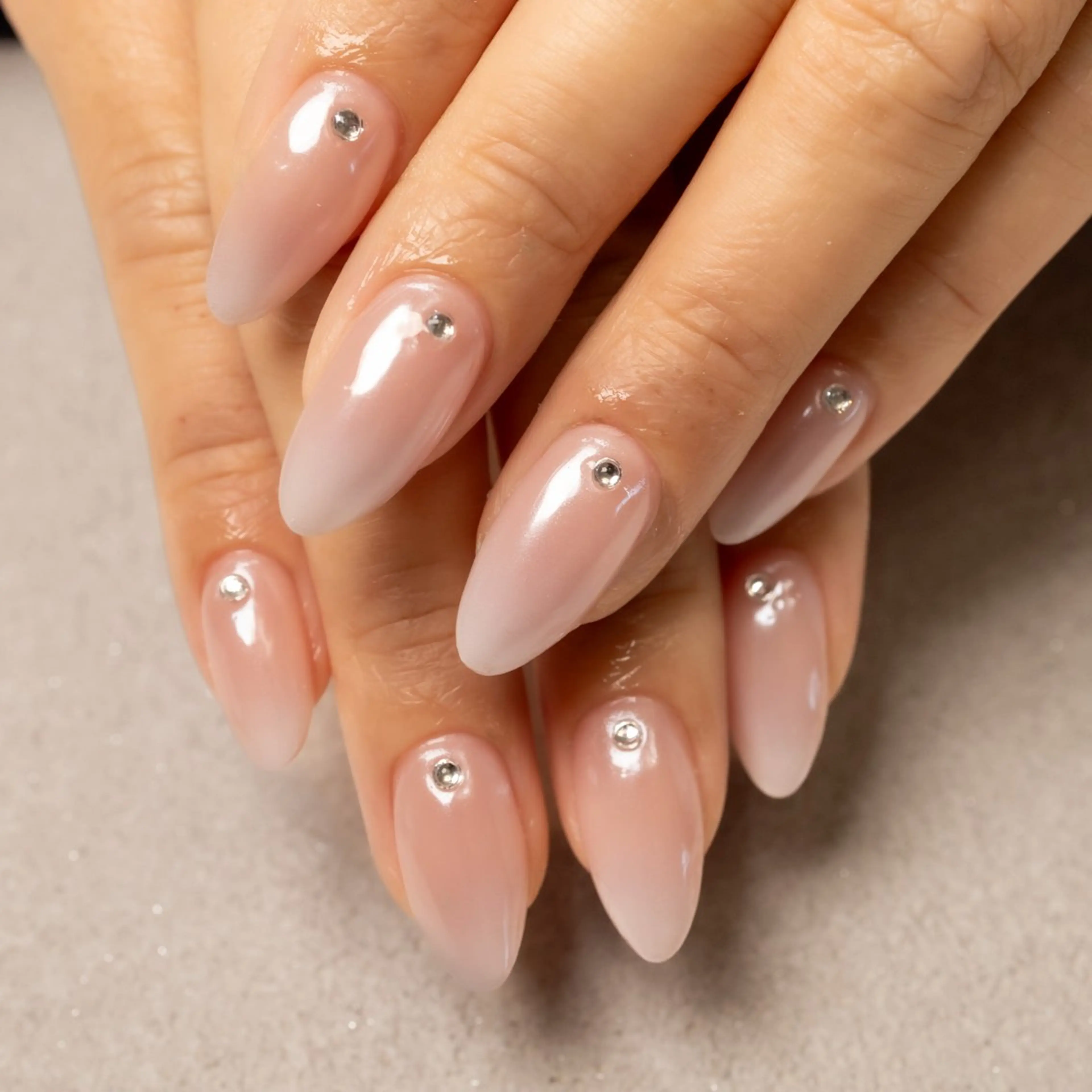 ネイル ストーンネイル ハンドネイル NEWMOON maki_恵比寿のネイルデザイン