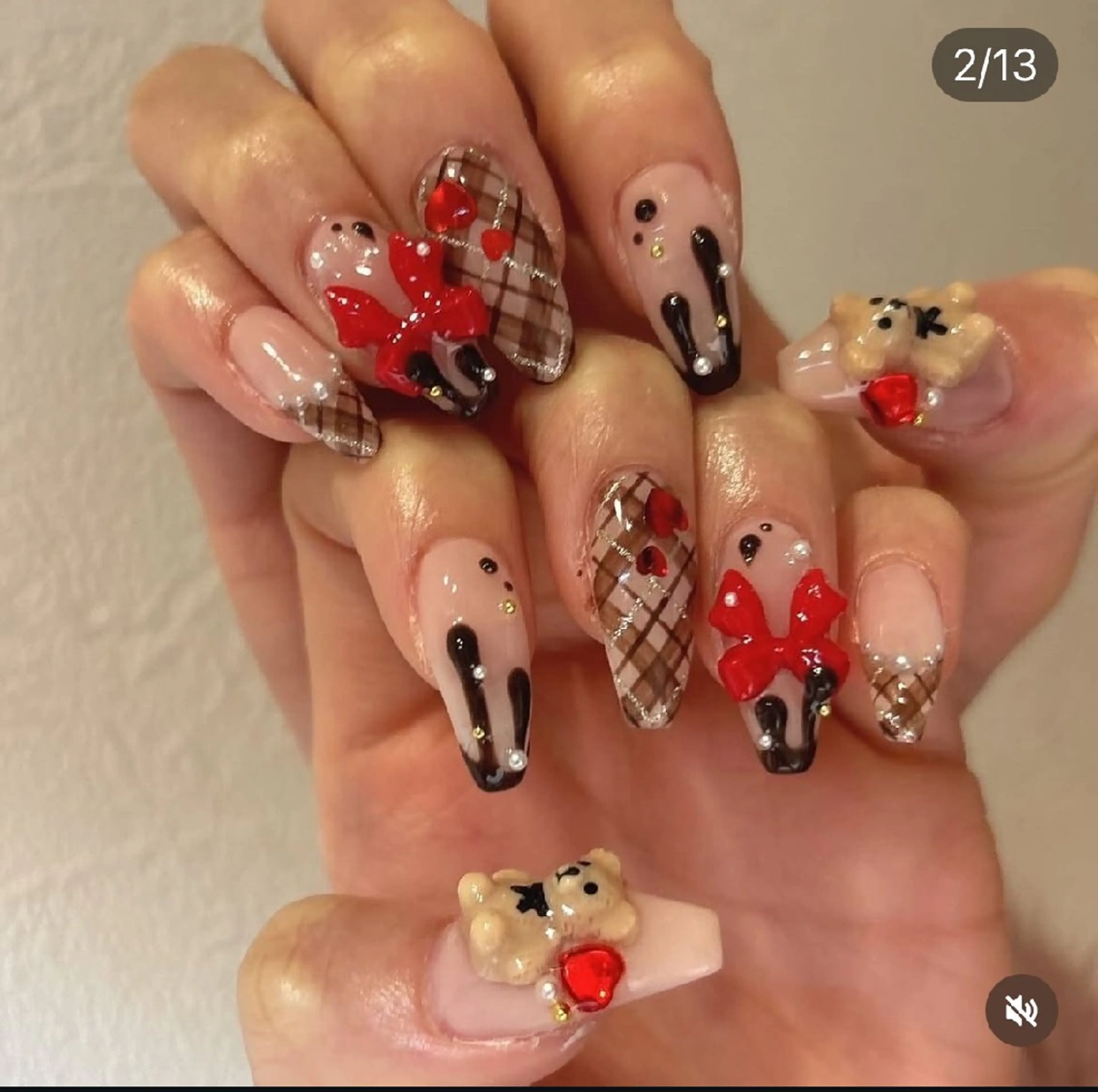 ネイル チークネイル フレンチネイル ジェルネイル ガーリー キラキラネイル ハンドネイル UM Nail Salonのネイルデザイン