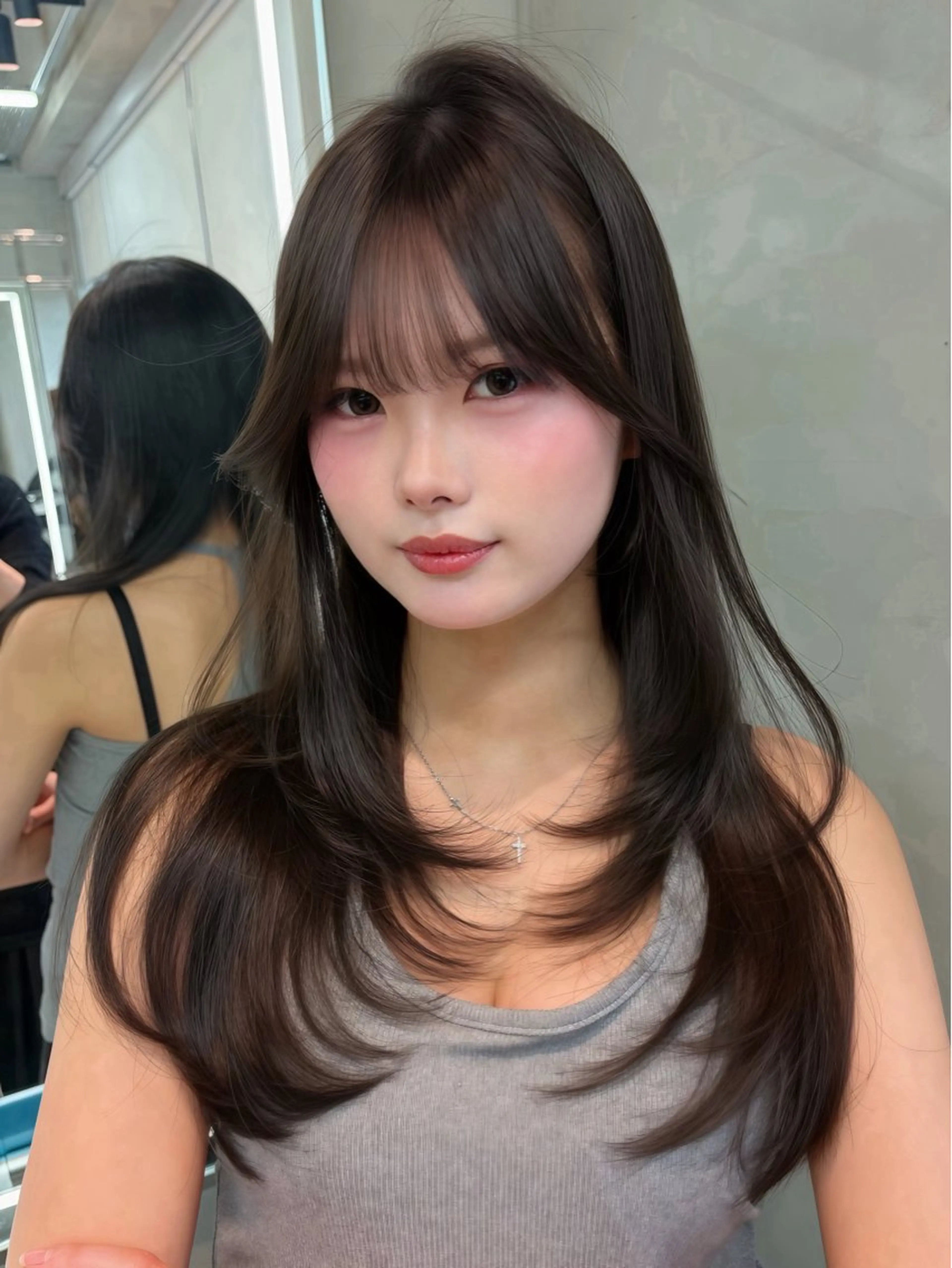 セミロング カラー ヘアアレンジ ベージュカラー ブリーチ 透明感カラー ブリーチなしカラー 髪質改善 【博多髪質改善】 吉村　清志のヘアスタイル
