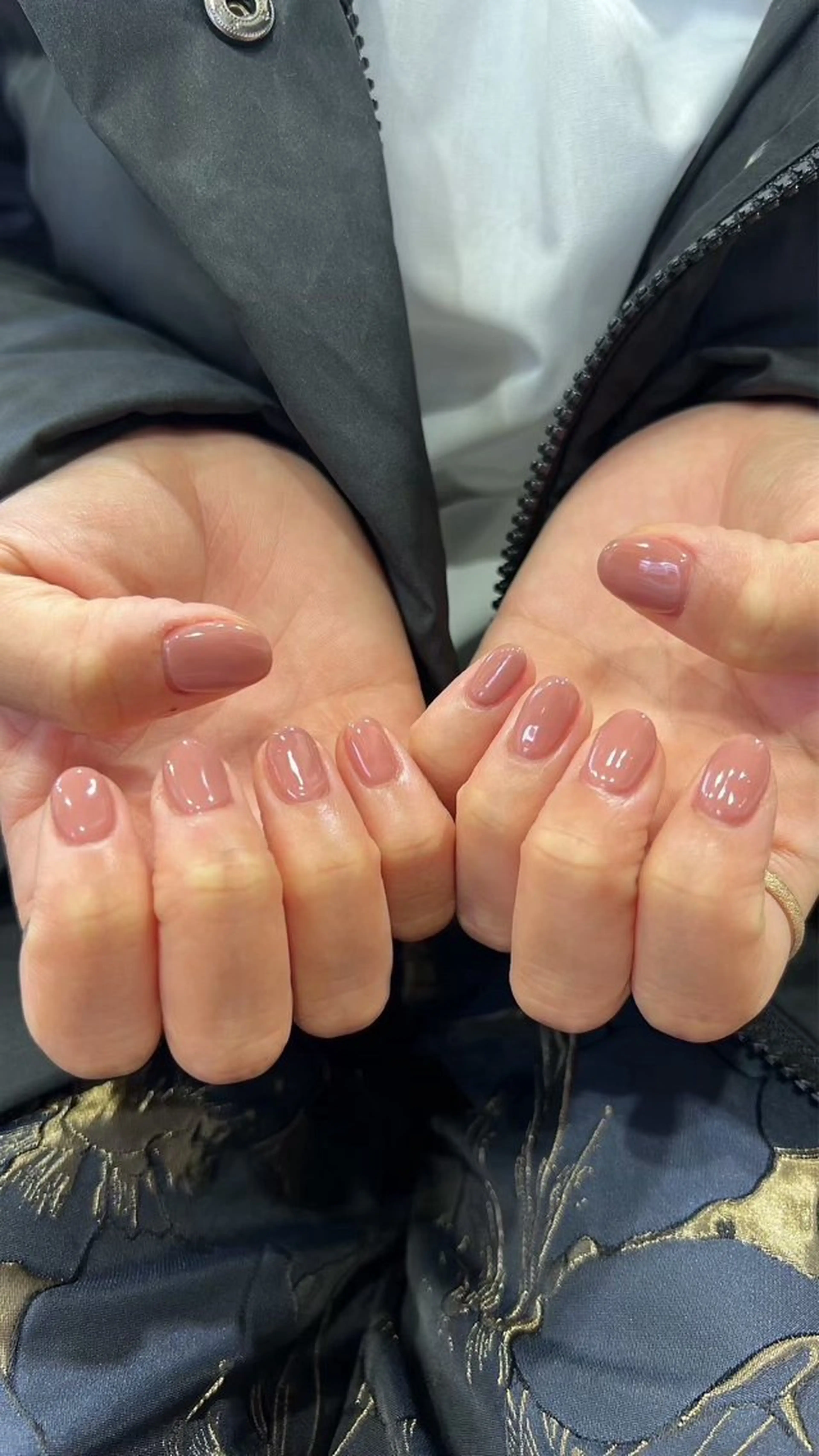 ネイル ハンドネイル airi🌺カラー /特殊ヘア⛓️🖤のヘアスタイル