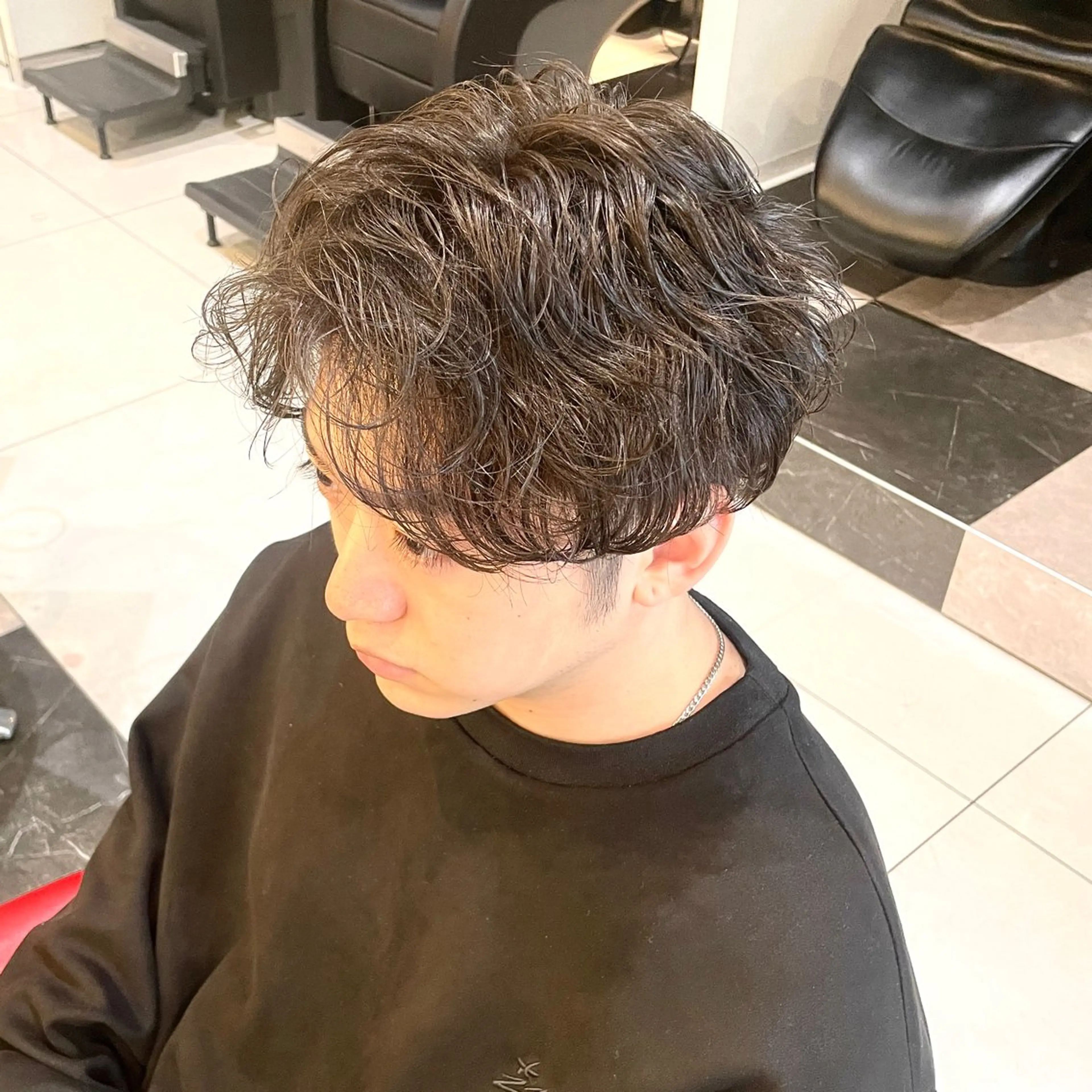 ショート パーマ メンズ メンズパーマ 波巻きパーマ カット パーマ メンズヘア特化 崎田 成人のヘアスタイル