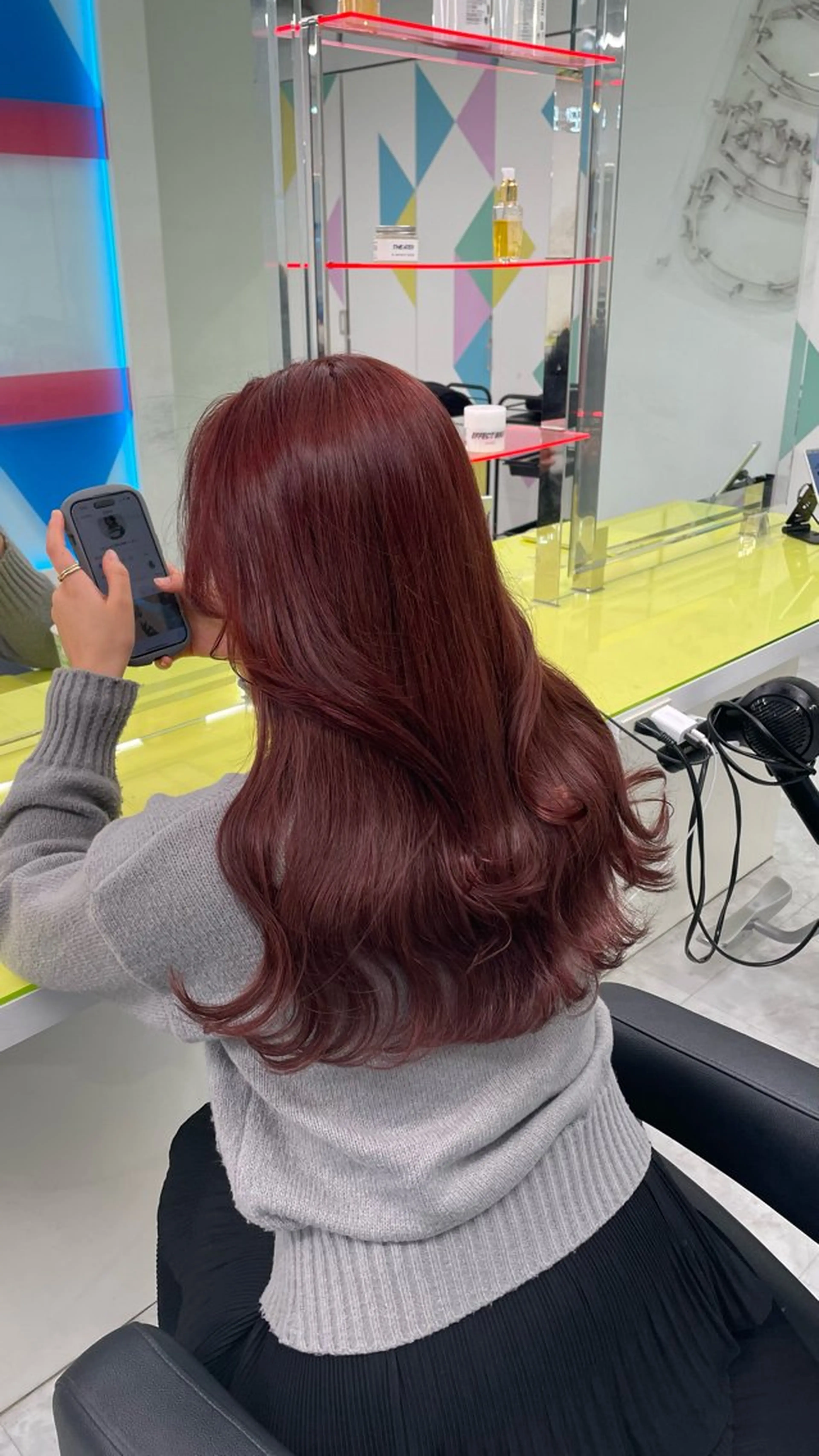 ロング カラー ヘアアレンジ ケアカラー ロング カット ヘアカラー トリートメント 🩶学生指名No.1 レッド・ボルドー🩶のヘアスタイル