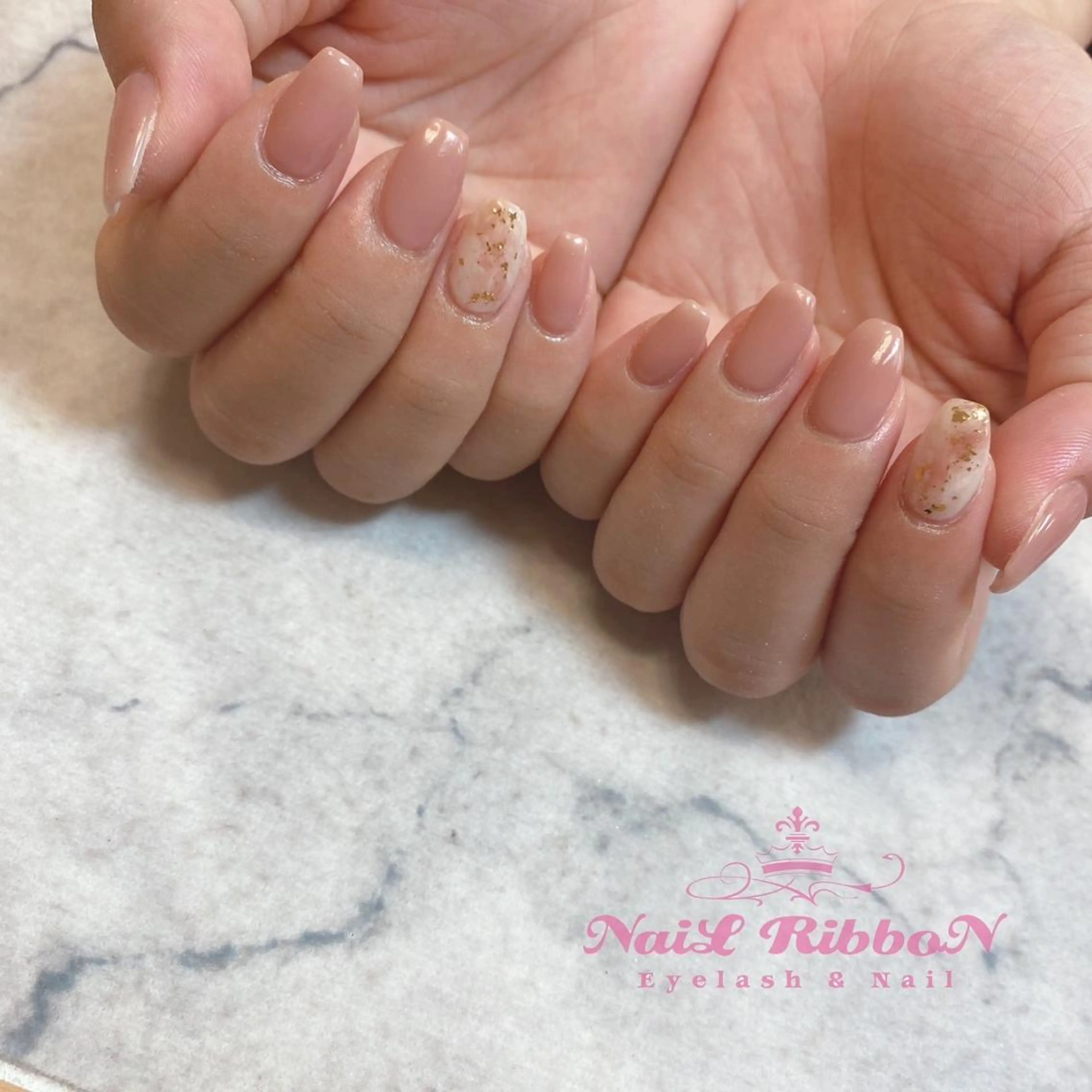 ネイル ネイルリボン 受付スタッフのネイルデザイン