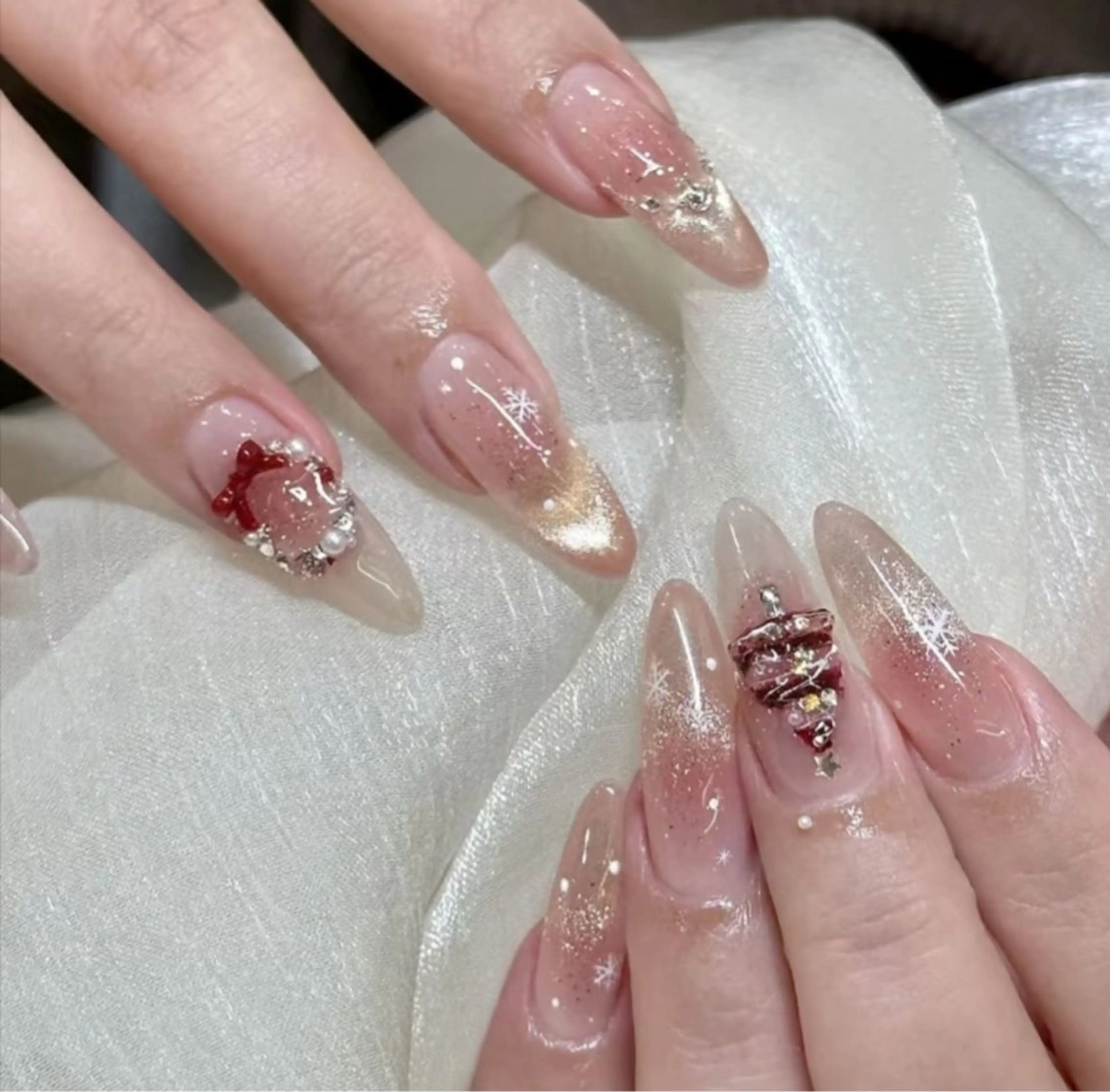 ネイル アートネイル オーロラネイル チークネイル フレンチネイル ガラスフレンチ ハンドネイル 🎀🎀YooLi Nail Salonのネイルデザイン