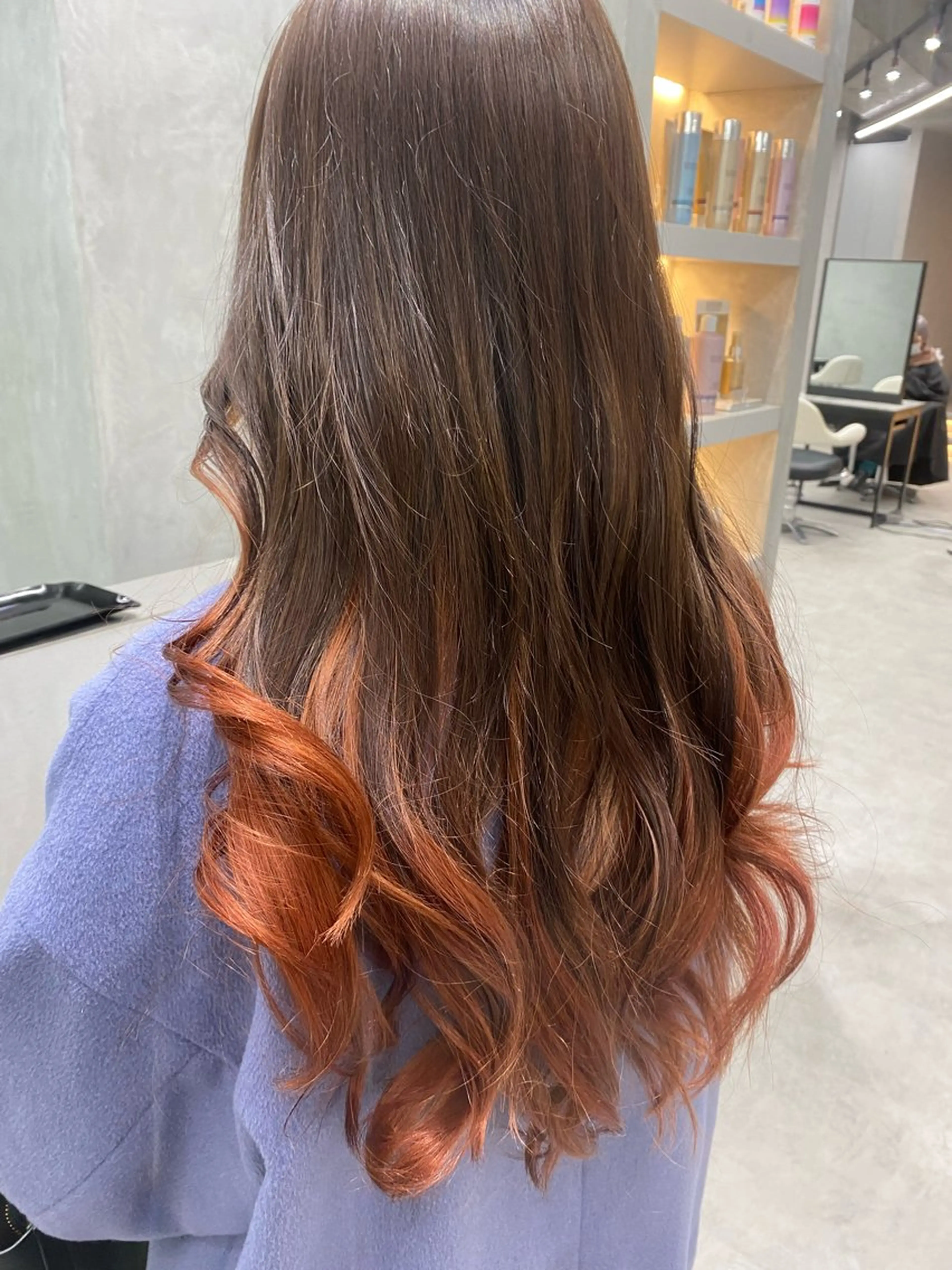 カラー グラデーションカラー オレンジ 中村 彩夏のヘアスタイル