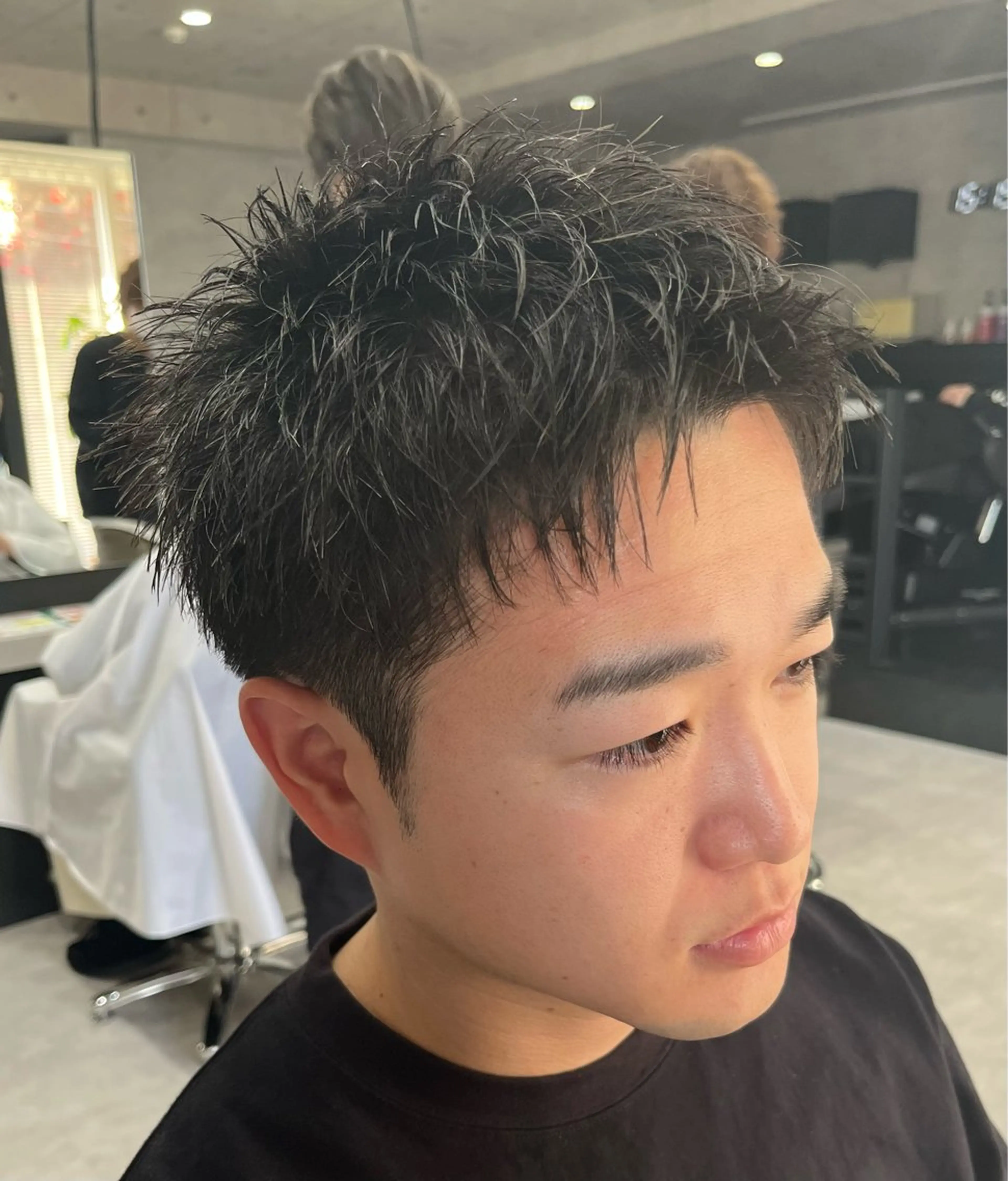 ショート メンズ アップバング メンズショート ショートヘア カット トリートメント 【店長】メンズ職人 短髪　ハイトーン🔥のヘアスタイル