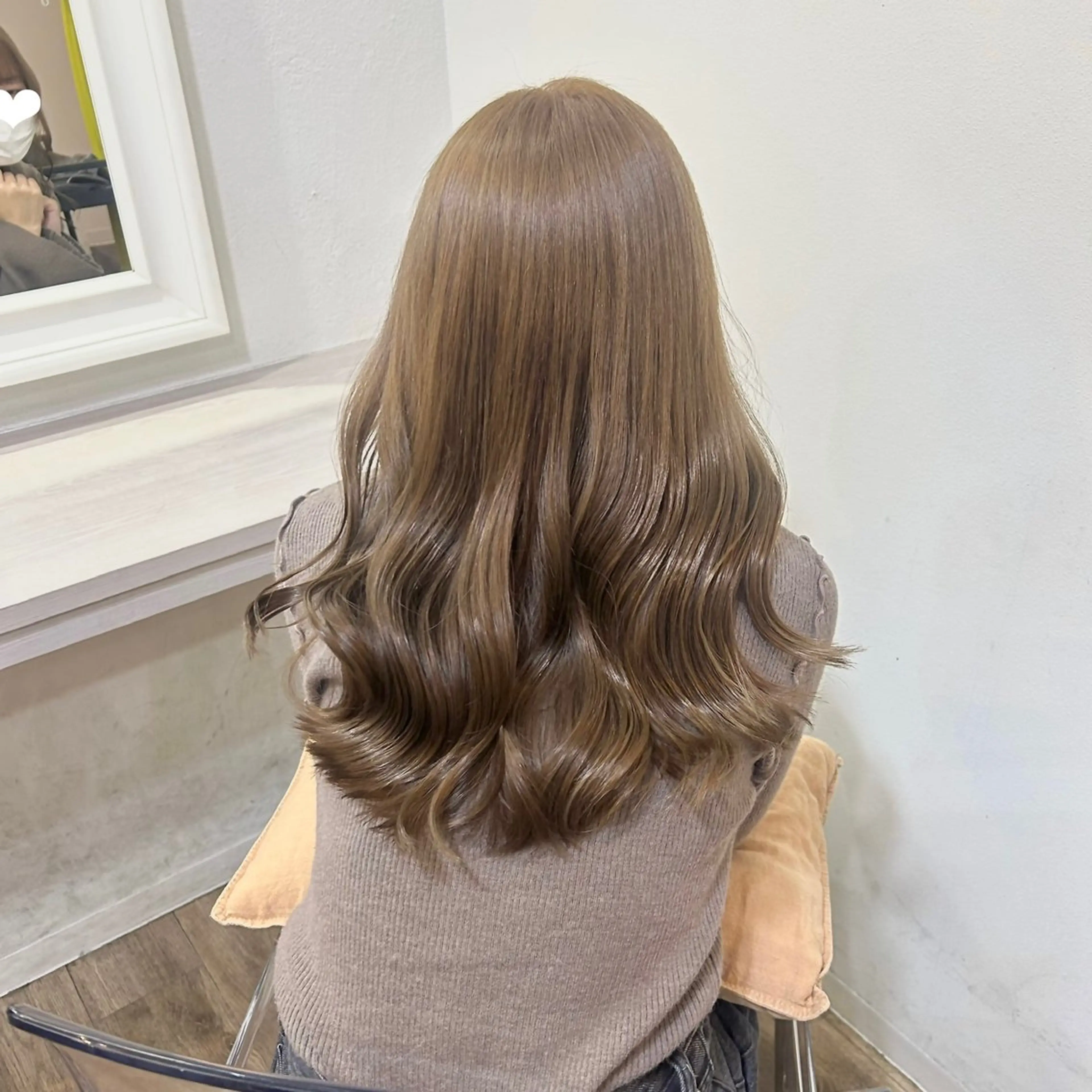 ロング カラー ベージュカラー 透明感カラー レイヤーカット カット ヘアカラー トリートメント 透明感カラー特化/ ベージュ/梅田/英輝のヘアスタイル