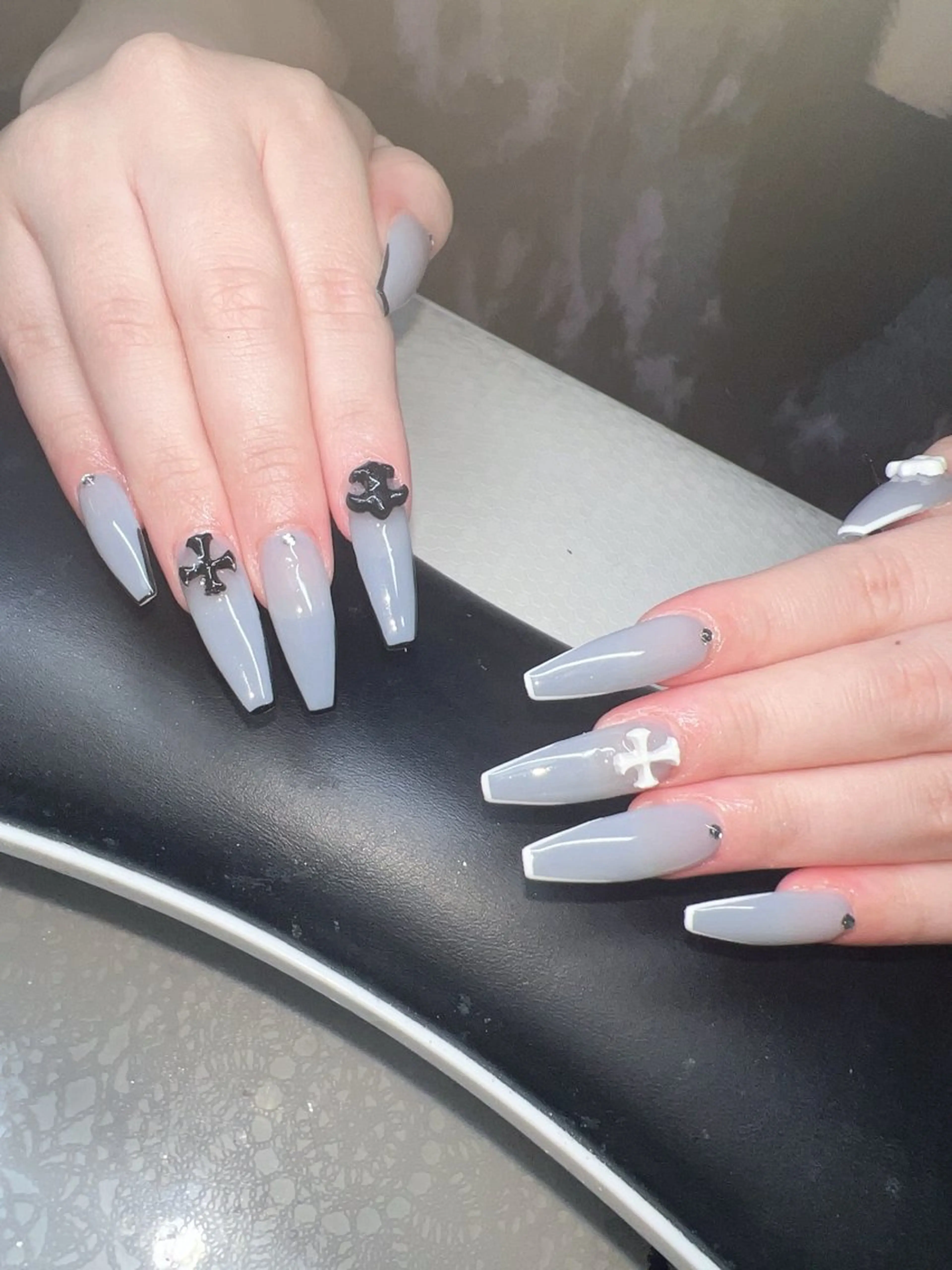 ネイル オーロラネイル チークネイル 長さ出し フットネイル フレンチネイル ハンドネイル Lee Nailsのネイルデザイン